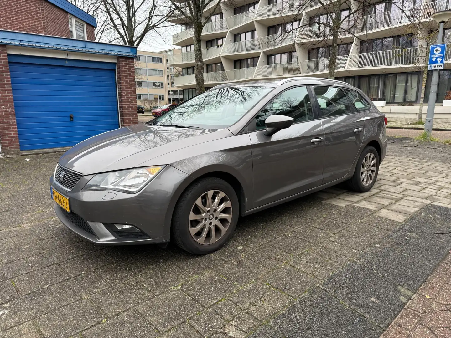 SEAT Leon ST 1.6 TDI Style Cruise Airco Grijs - 1