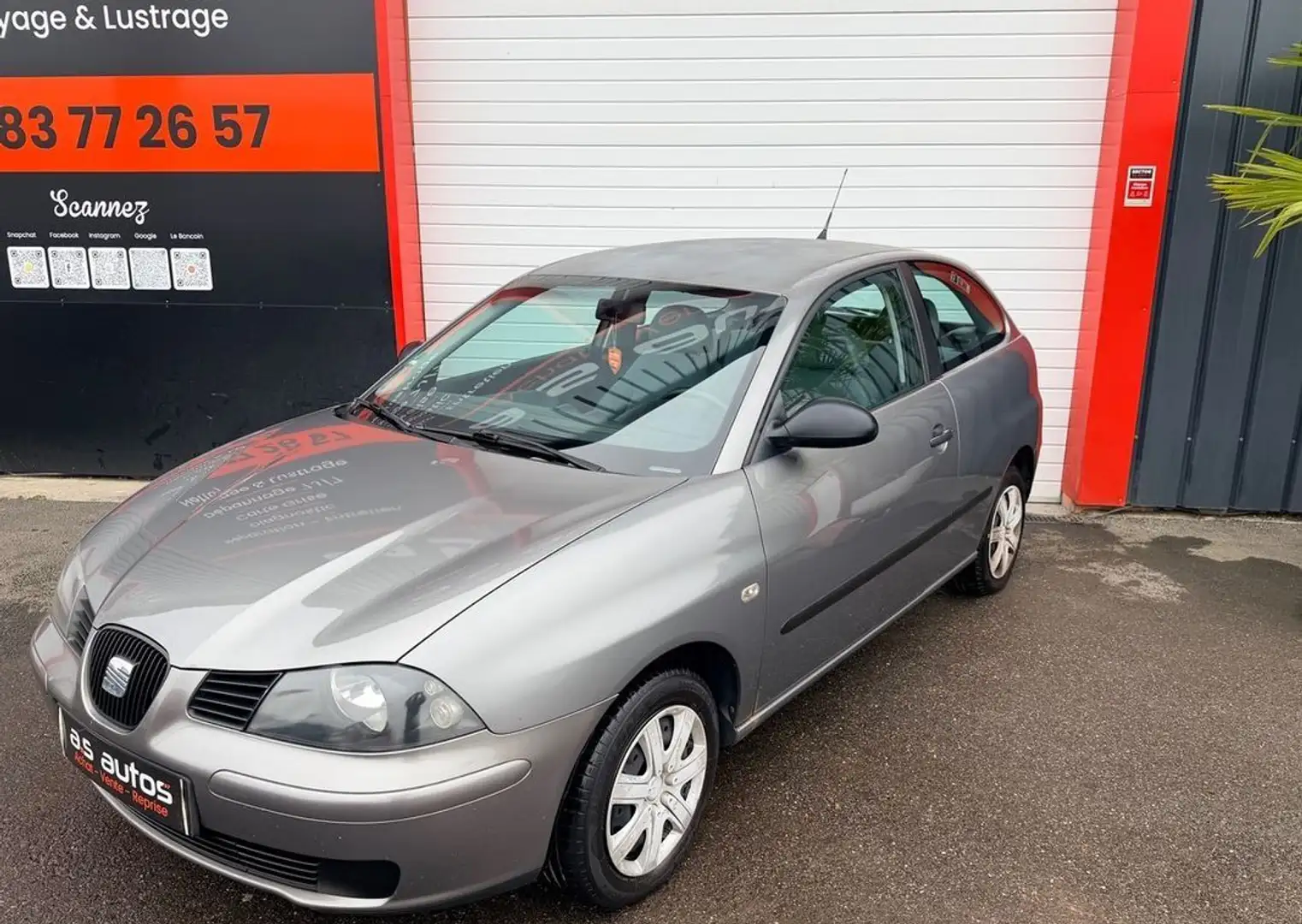 SEAT Ibiza 1.4 I 75 CV ESSENCE PAYEMENT 4X sans frais Gris - 2