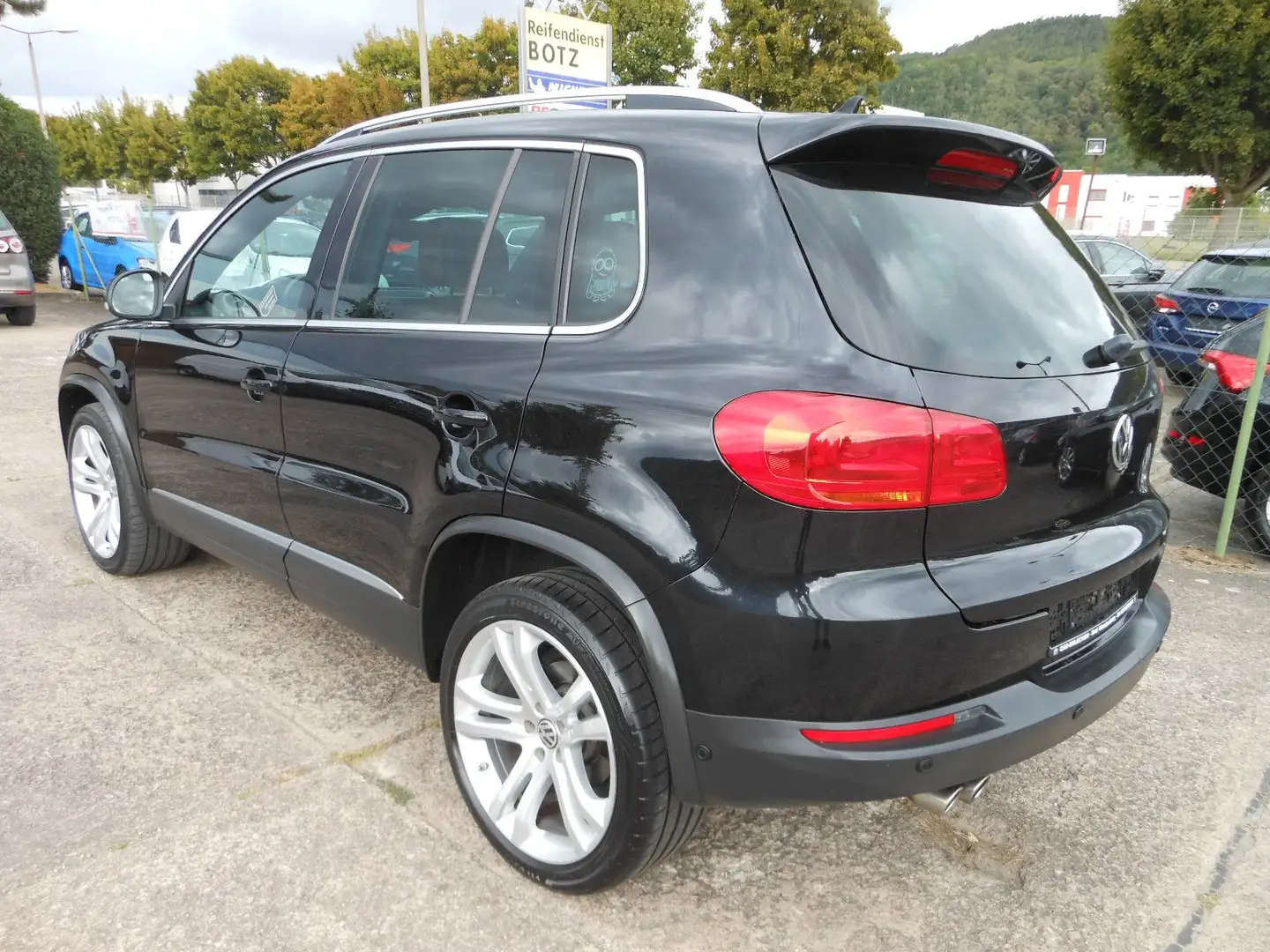 Volkswagen Tiguan Sport**TOP PAKET 19"Zoll** Noir - 2