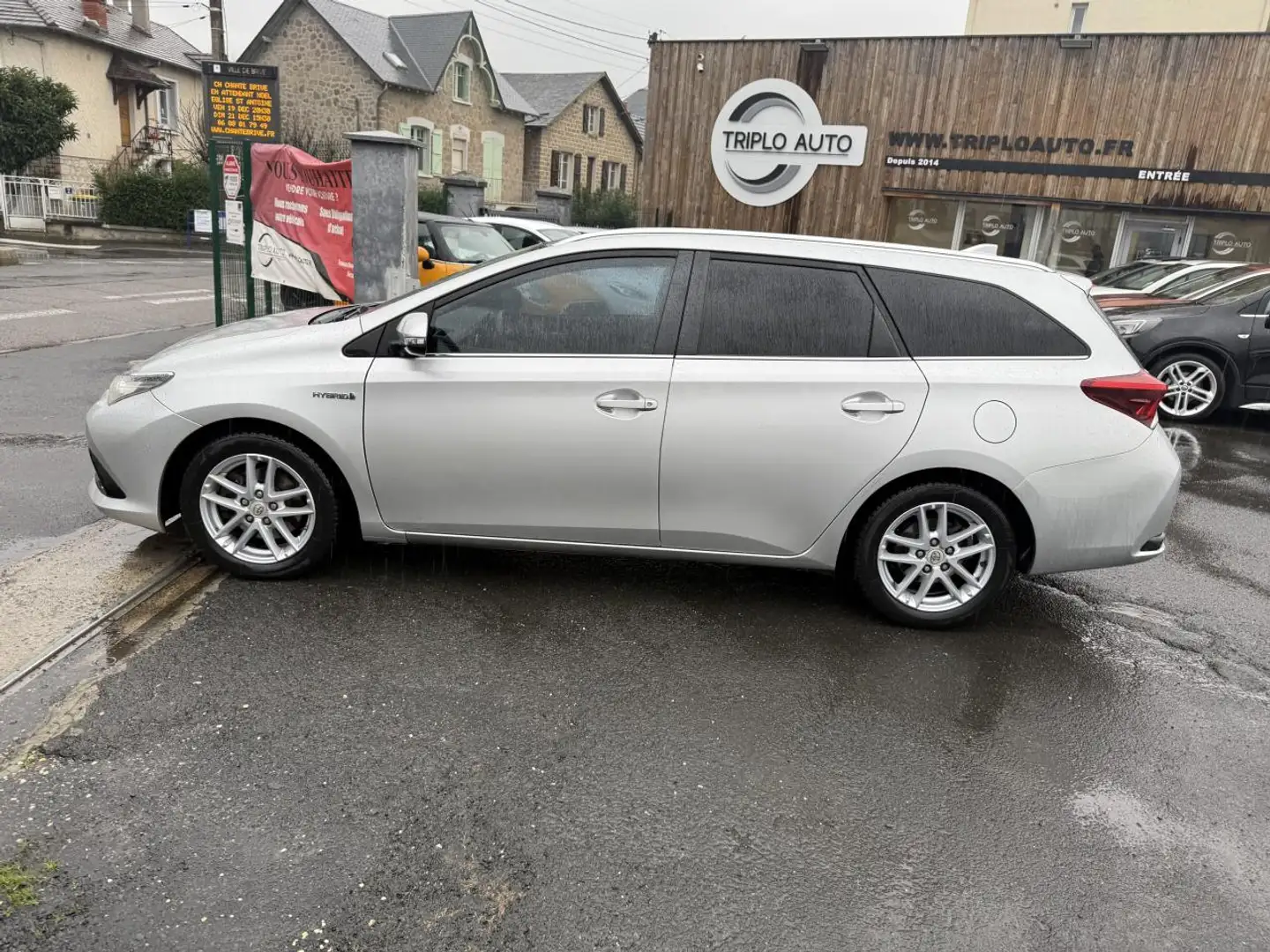 Toyota Auris Touring Sports Hybride 136h Bva Dynamic Gps + Clim + Camera AR Gris - 2