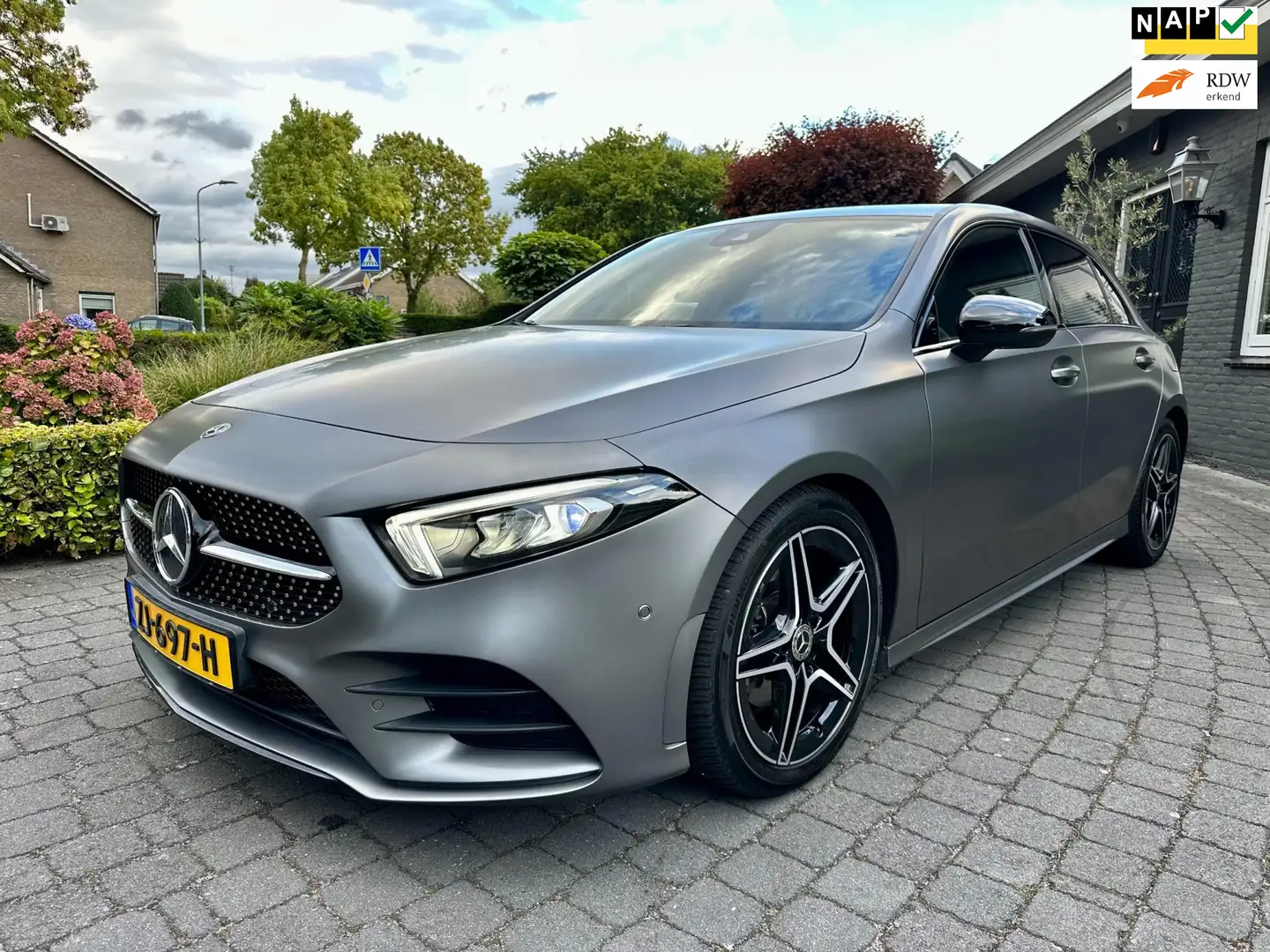 Mercedes-Benz A 180 AMG, Magno grey, Dealer onderhouden Gris - 1