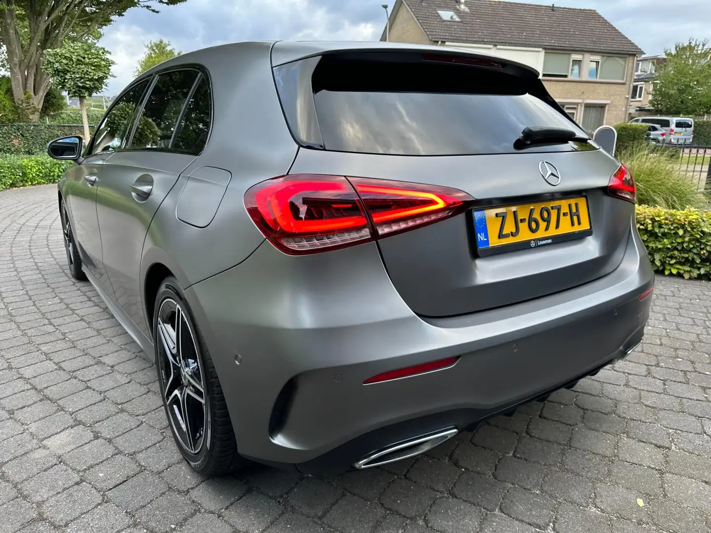 Mercedes-Benz A 180 AMG, Magno grey, Dealer onderhouden Gris - 2