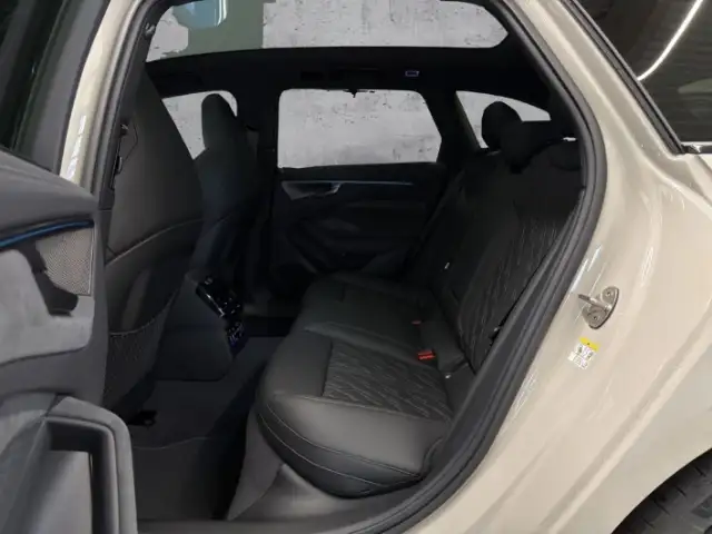Audi A6 view 10