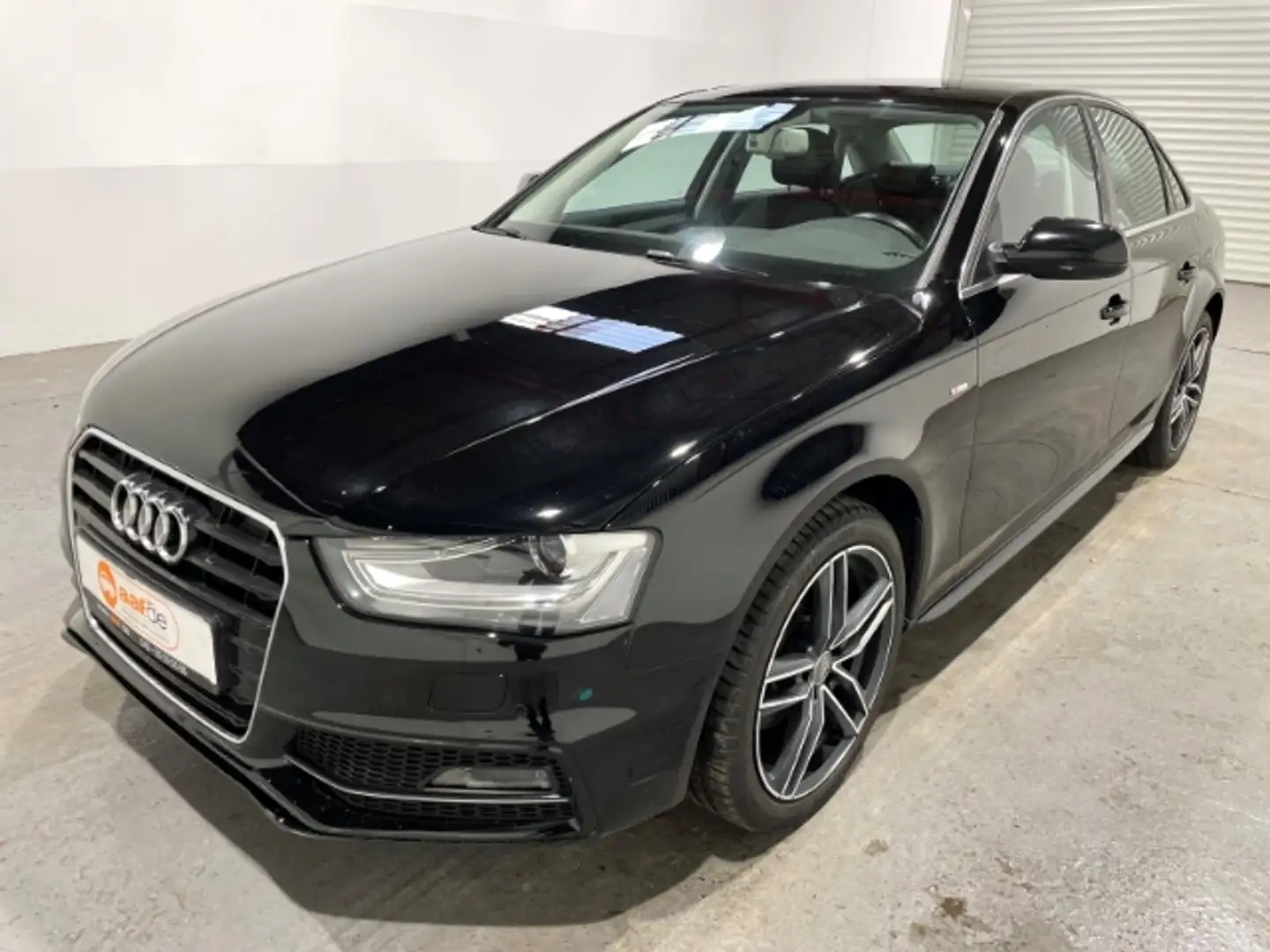 Audi A4 2.0 TDI Attraction S-Line Exterieur Automatik Noir - 1