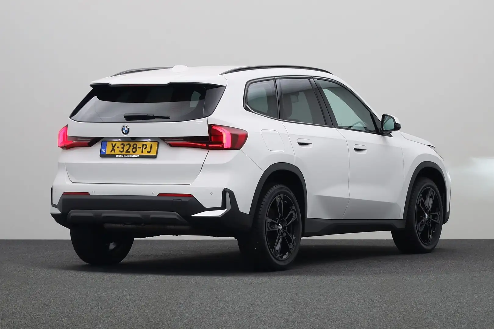 BMW X1 sDrive18i | Achteruitrijcamera | DAB-Tuner | PDC V Wit - 2