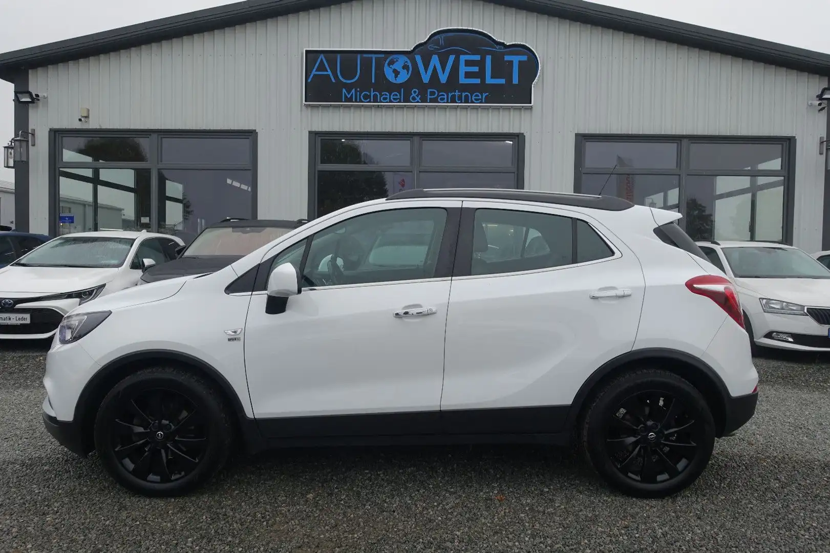 Opel Mokka X 1.6 CDTI Aut.KLIMAAUT APP AHK TÜVNeu 18' Weiß - 1