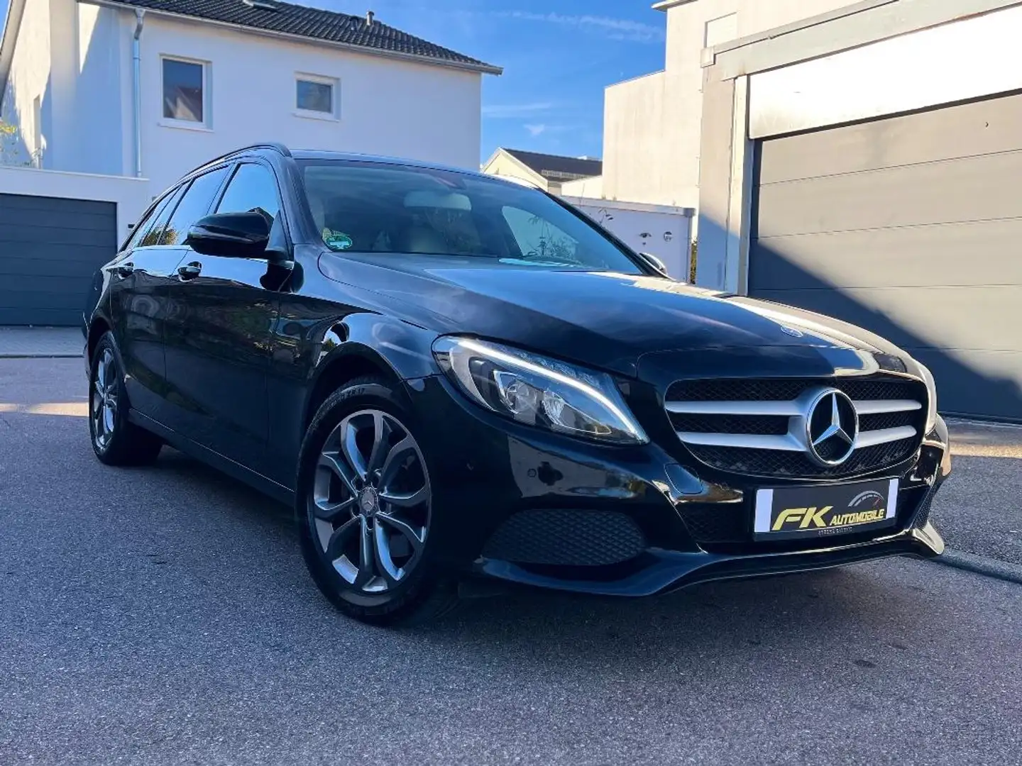 Mercedes-Benz C 220 C 220 d 4Matic T 7G-TRONIC Exclusive Schwarz - 1