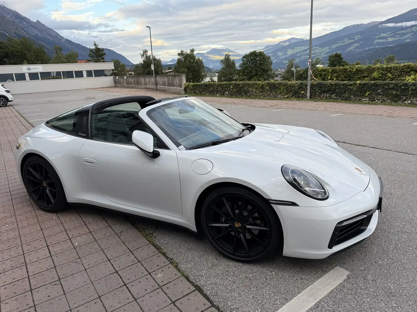 Porsche 992 TARGA 4 Weiß - 1