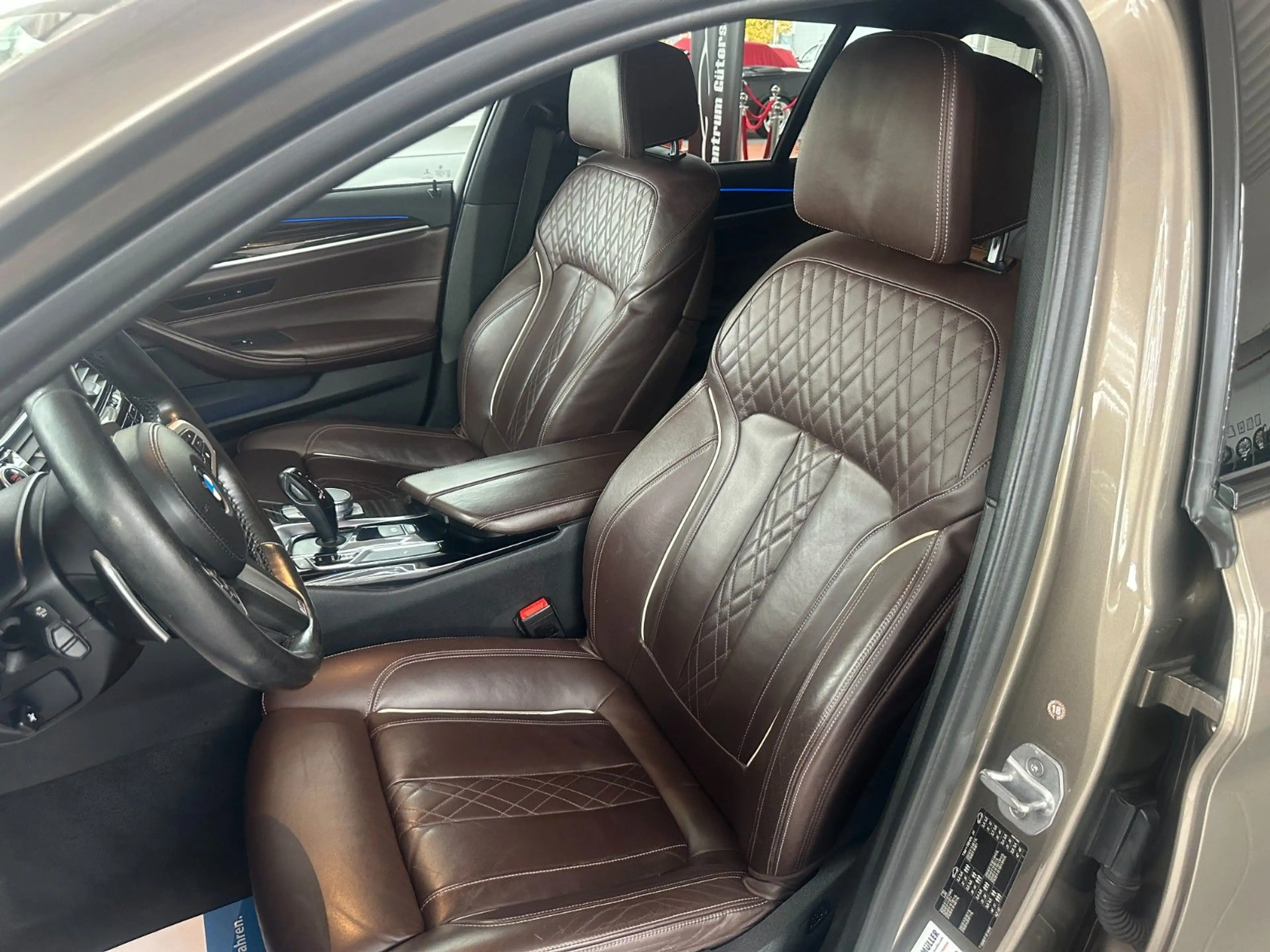 BMW 530 d Sport Line *M-PACKET / BUISNESS / AHK * — photo 6
