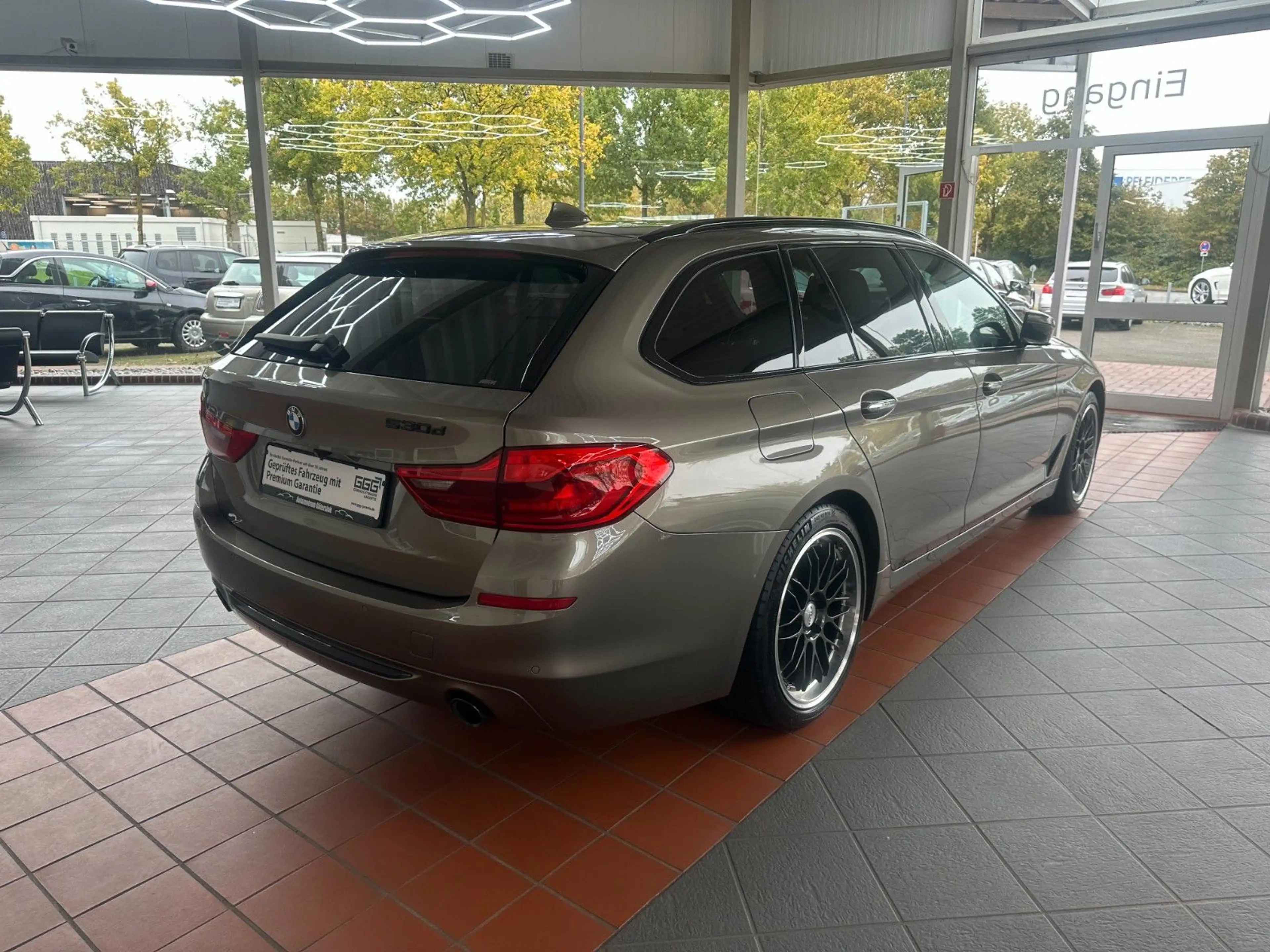 BMW 530 d Sport Line *M-PACKET / BUISNESS / AHK * — photo 3
