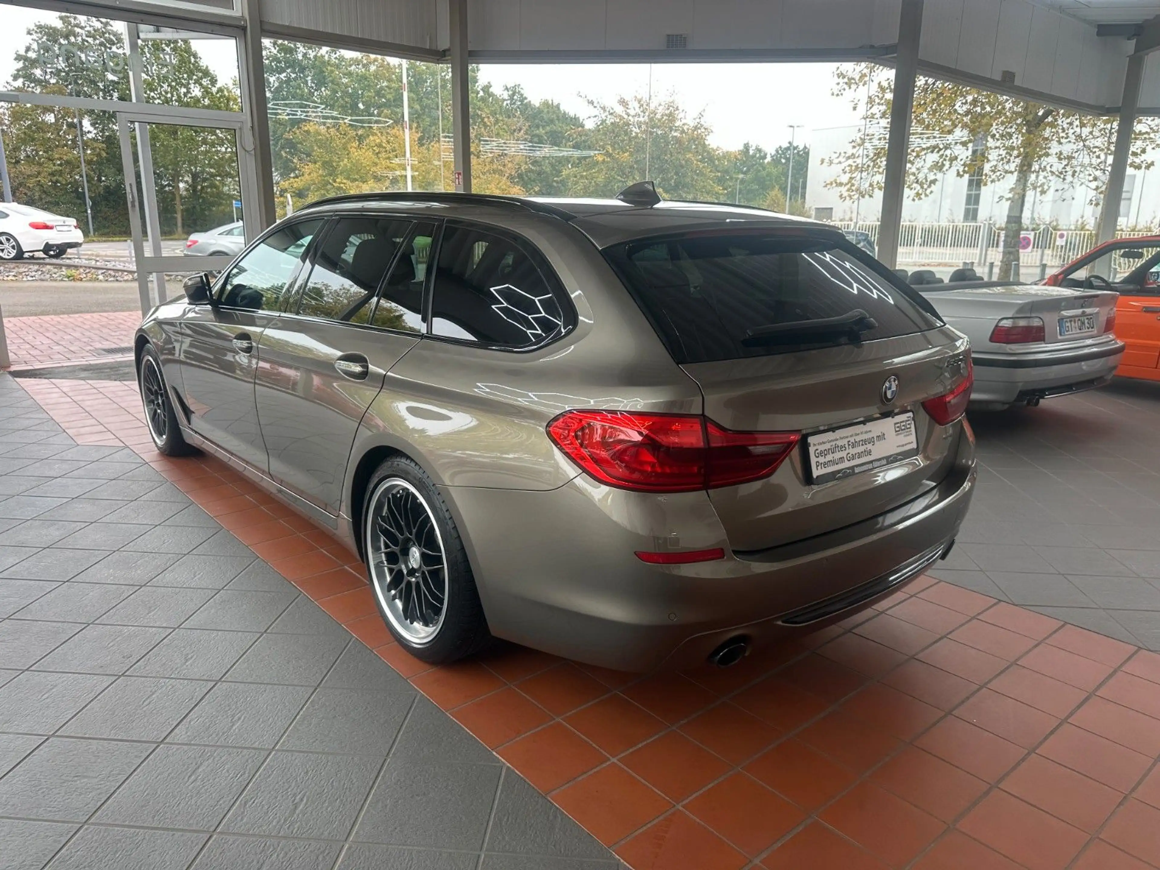 BMW 530 d Sport Line *M-PACKET / BUISNESS / AHK * — photo 4
