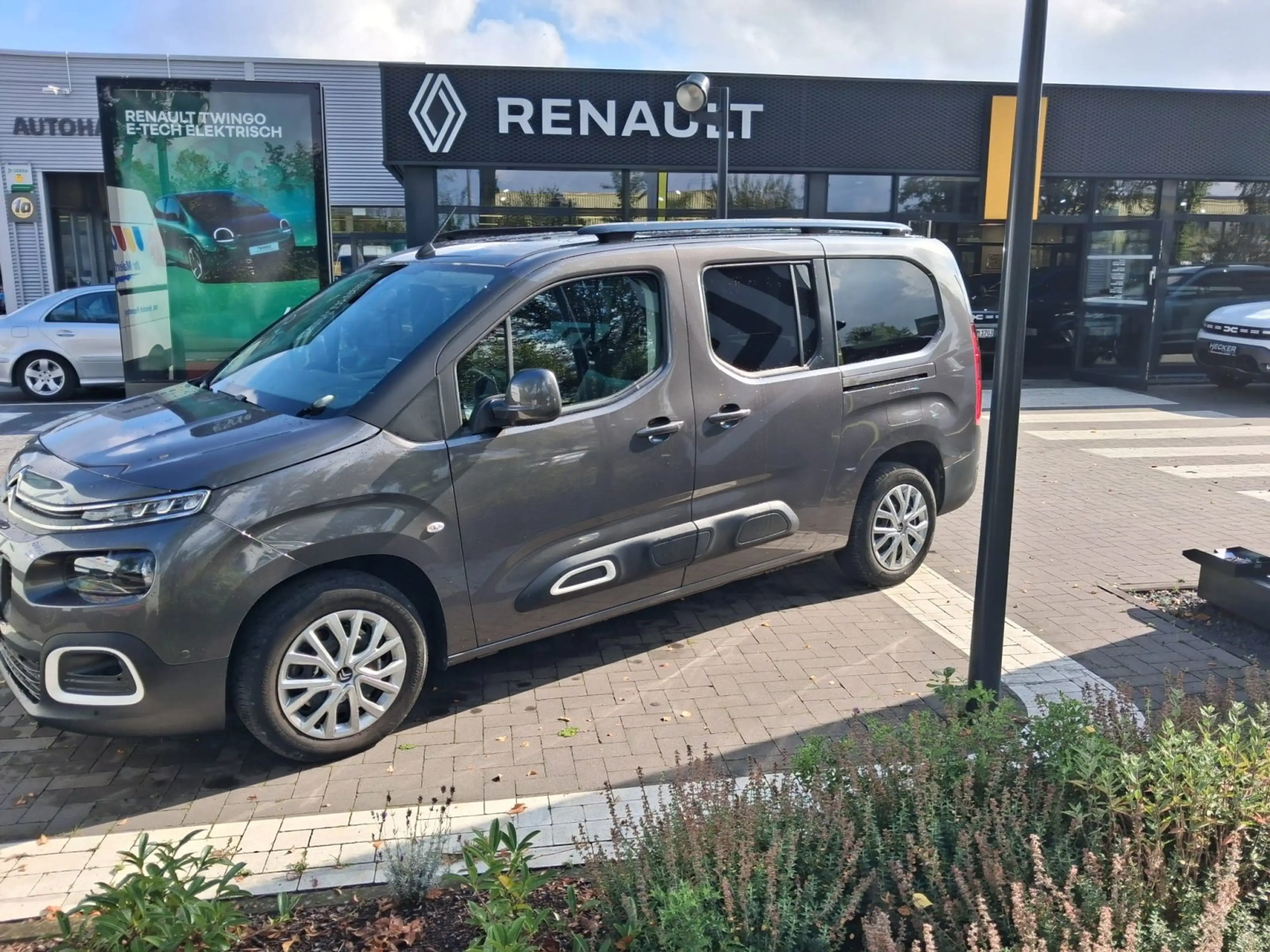 Citroen Berlingo 1.2 PureTech 130 Feel XL S&S ( *Automatik* — photo 3