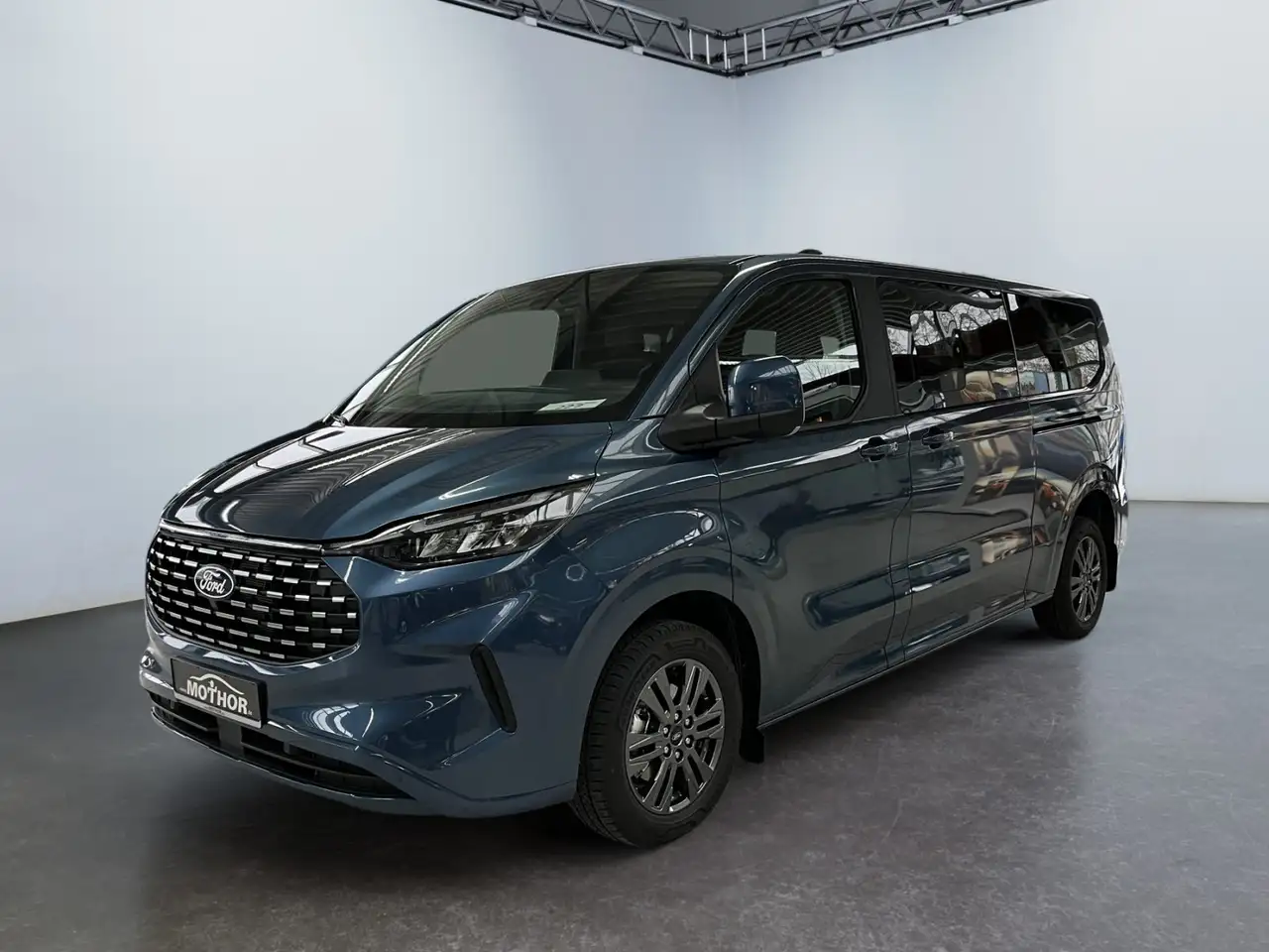 Ford Tourneo Custom Titanium 2.0 EcoBlue 320 L2 2xAGM 2
