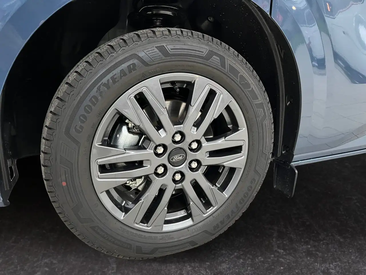 Ford Tourneo Custom Titanium 2.0 EcoBlue 320 L2 2xAGM 15