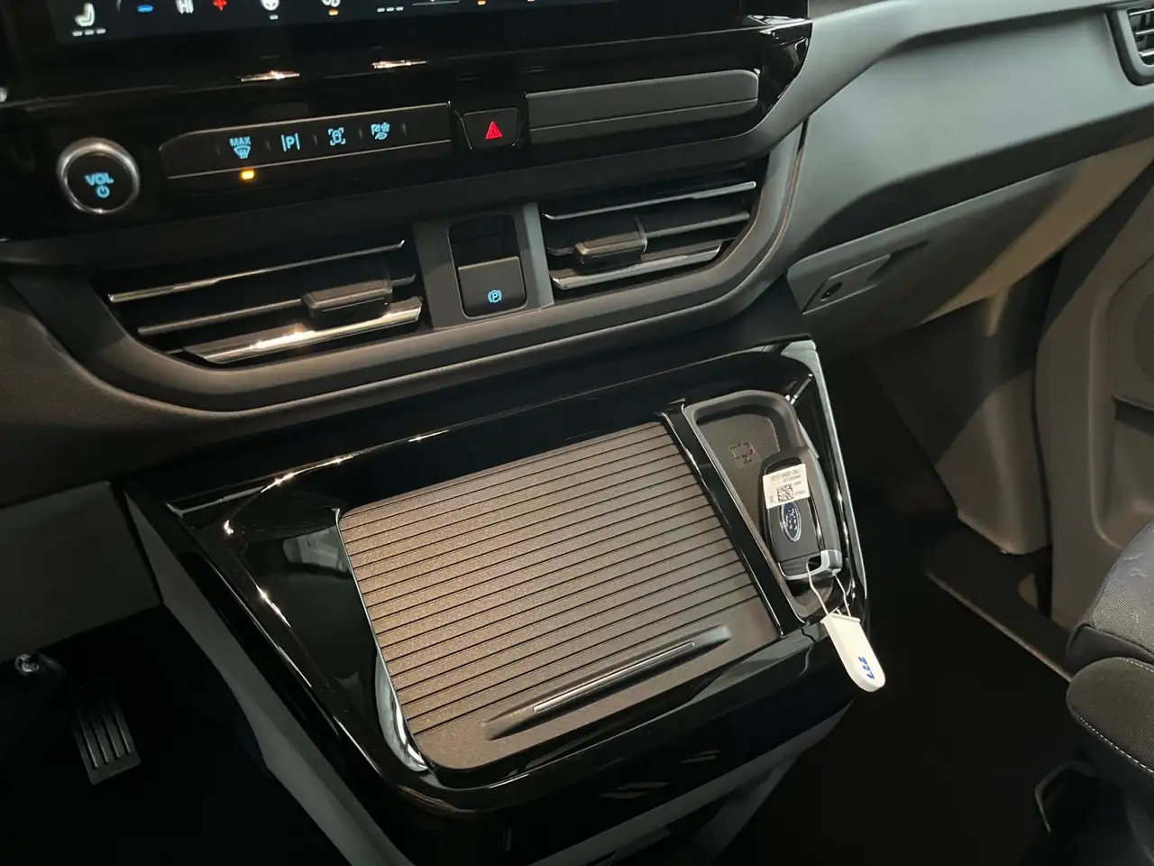 Ford Tourneo Custom Titanium 2.0 EcoBlue 320 L2 2xAGM 9