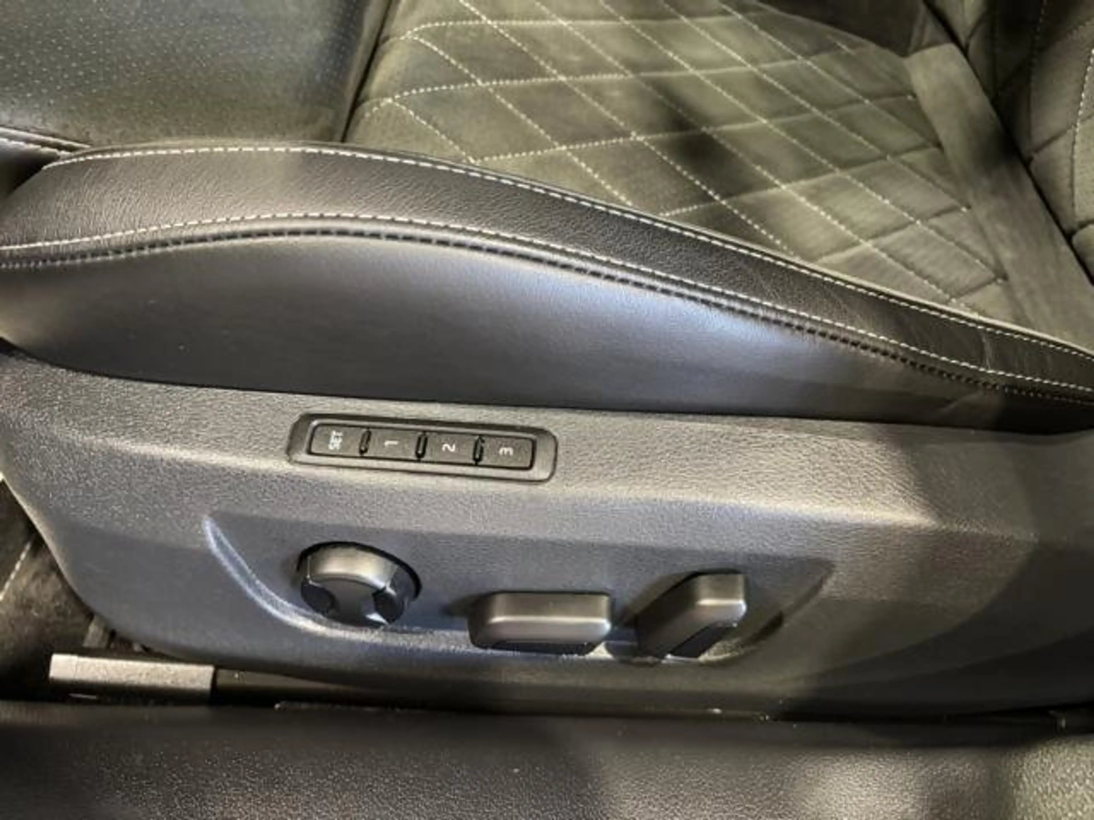 Skoda Superb SKY SPORTLINE MATRIX VIRTUAL COCKPIT 360°KAMERA — photo 12