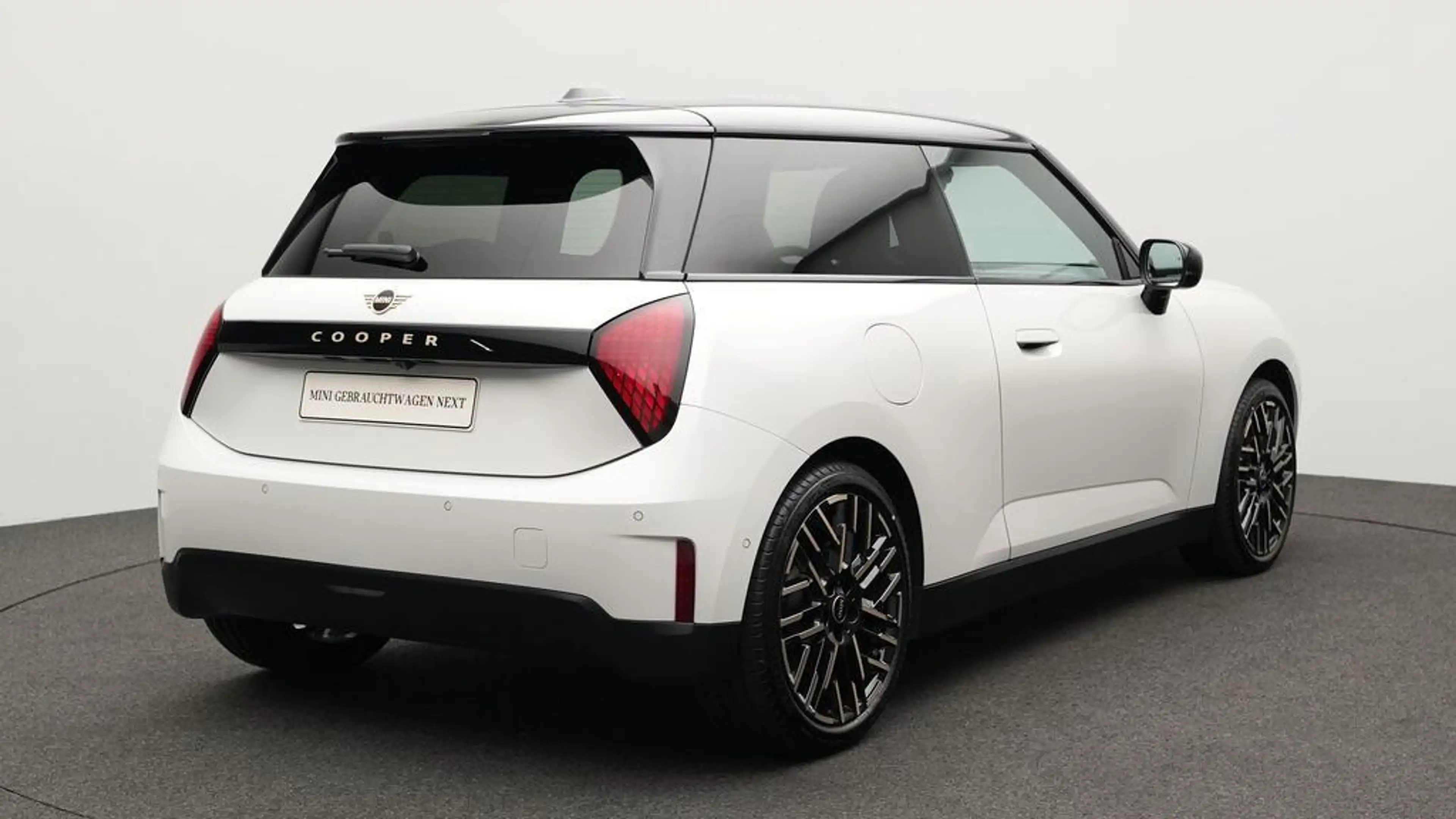 MINI Cooper E Favoured Trim — photo 4