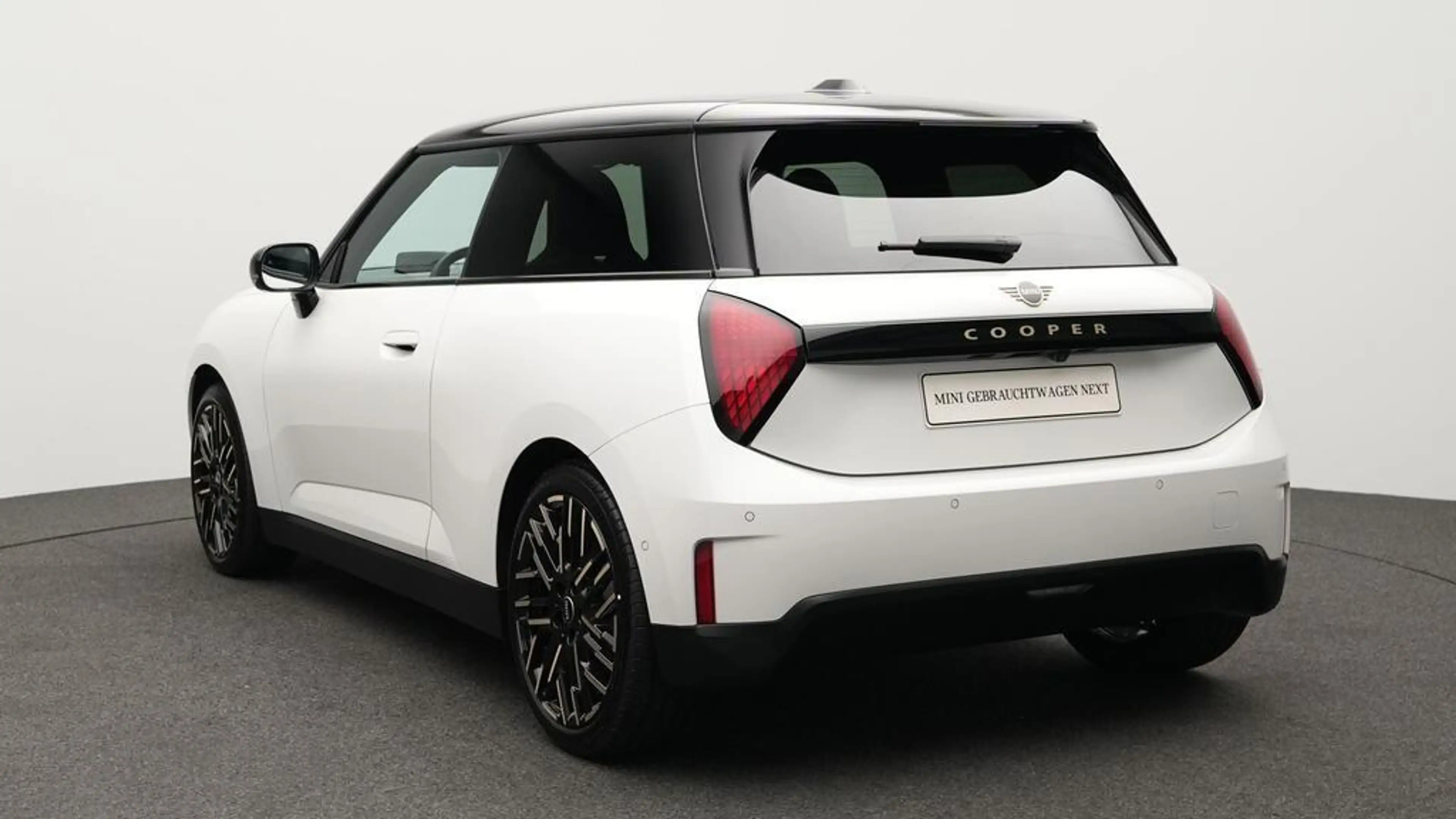 MINI Cooper E Favoured Trim — photo 6