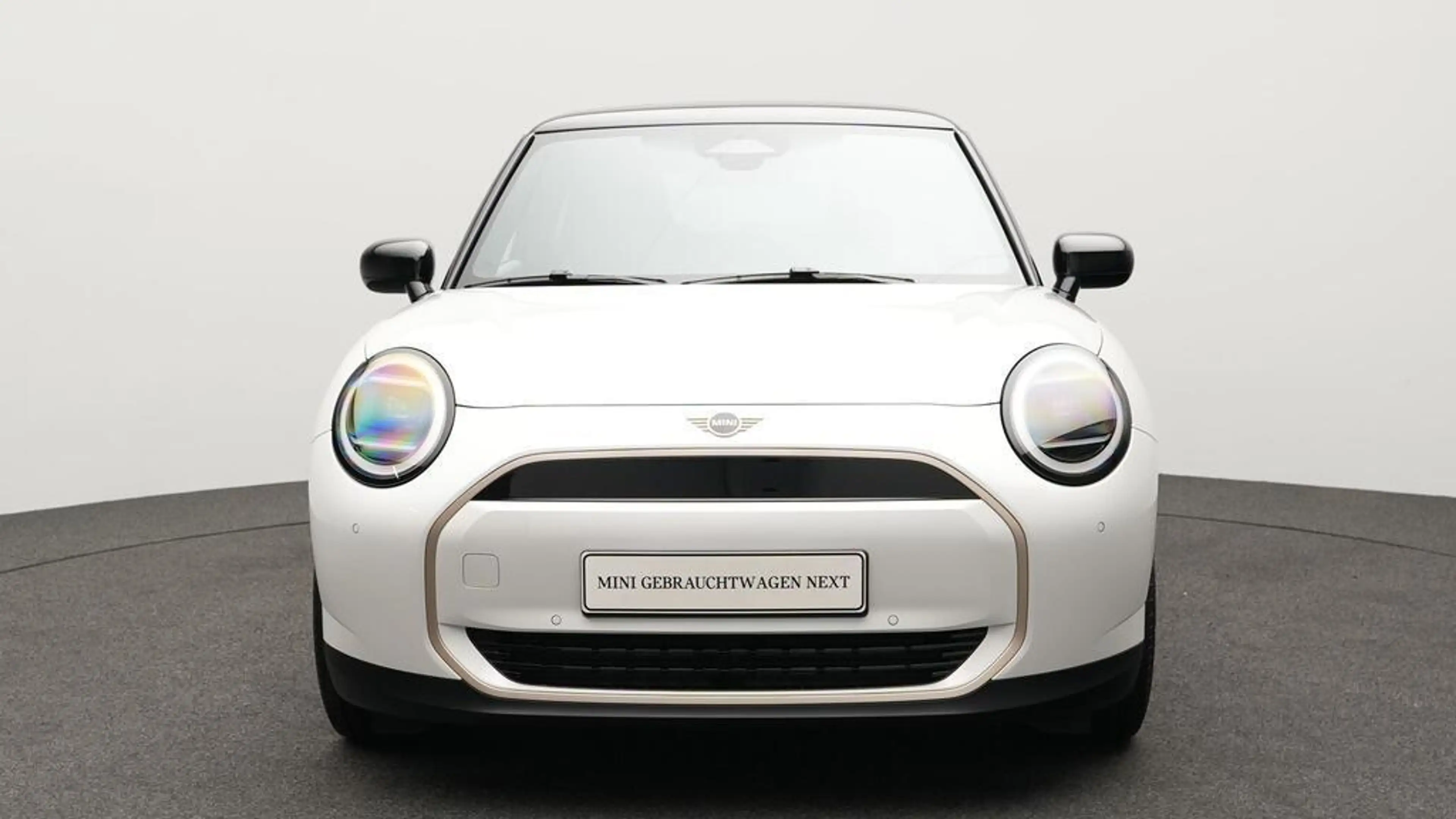 MINI Cooper E Favoured Trim — photo 15