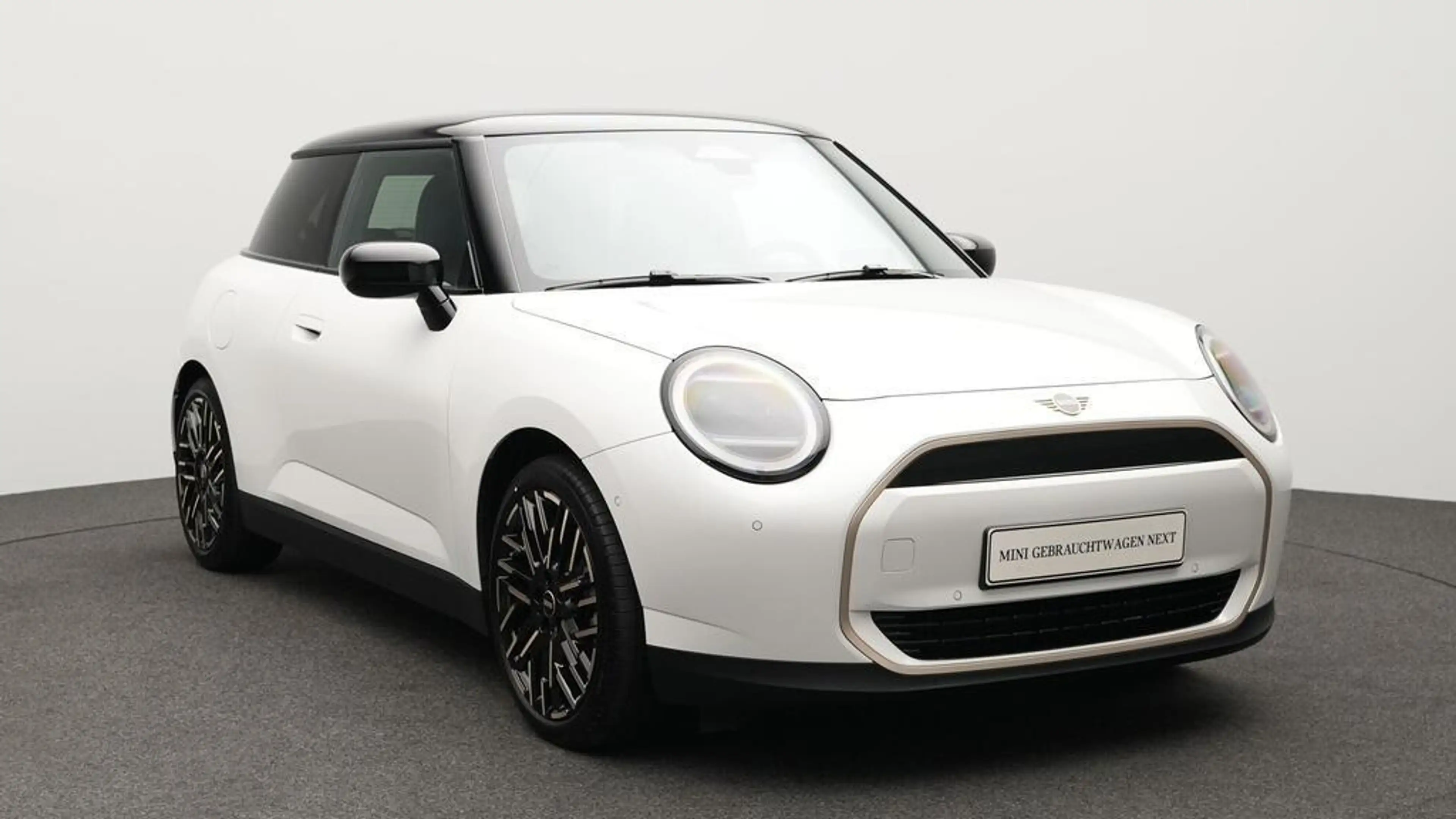 MINI Cooper E Favoured Trim — photo 14