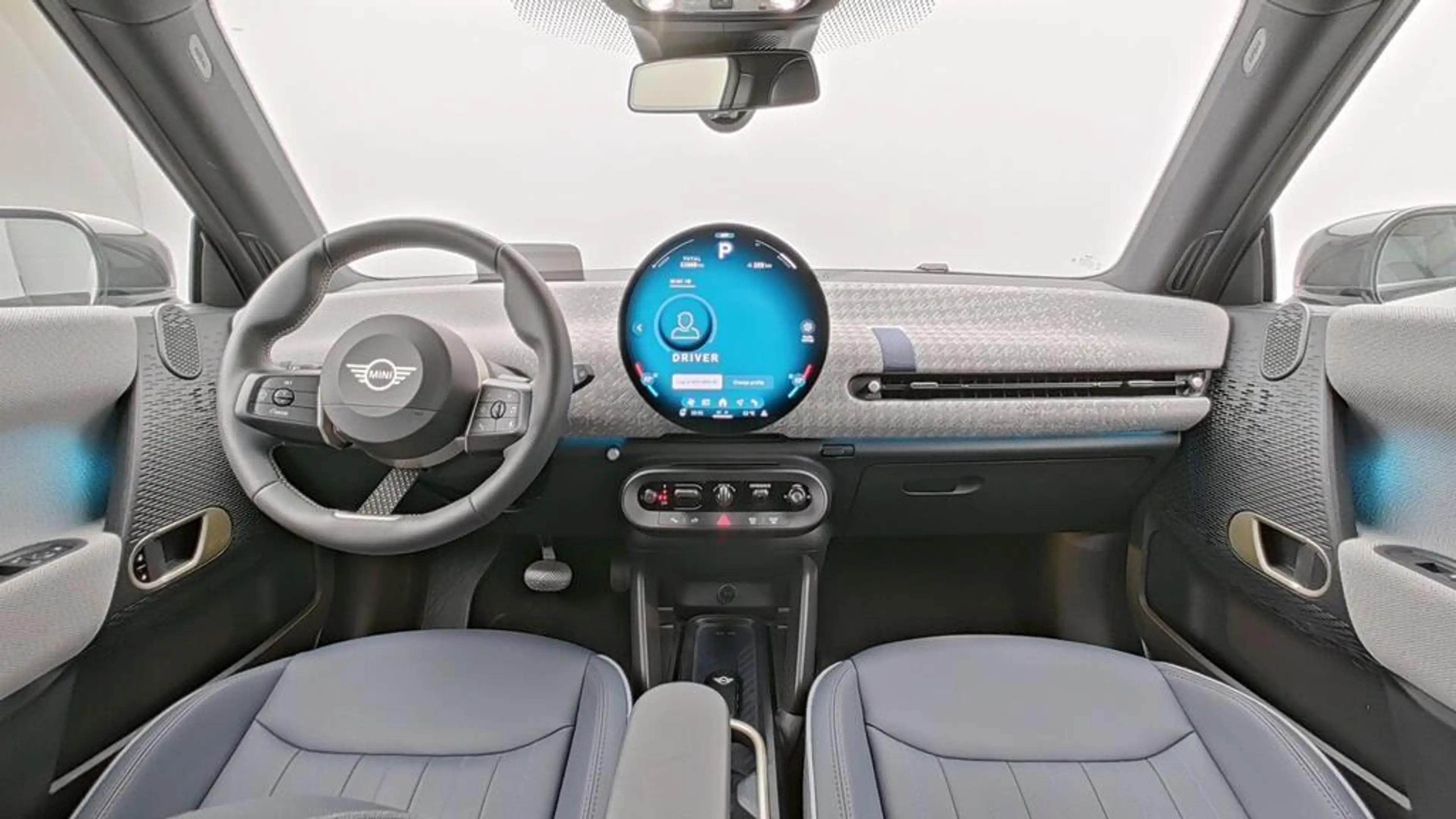 MINI Cooper E Favoured Trim — photo 13