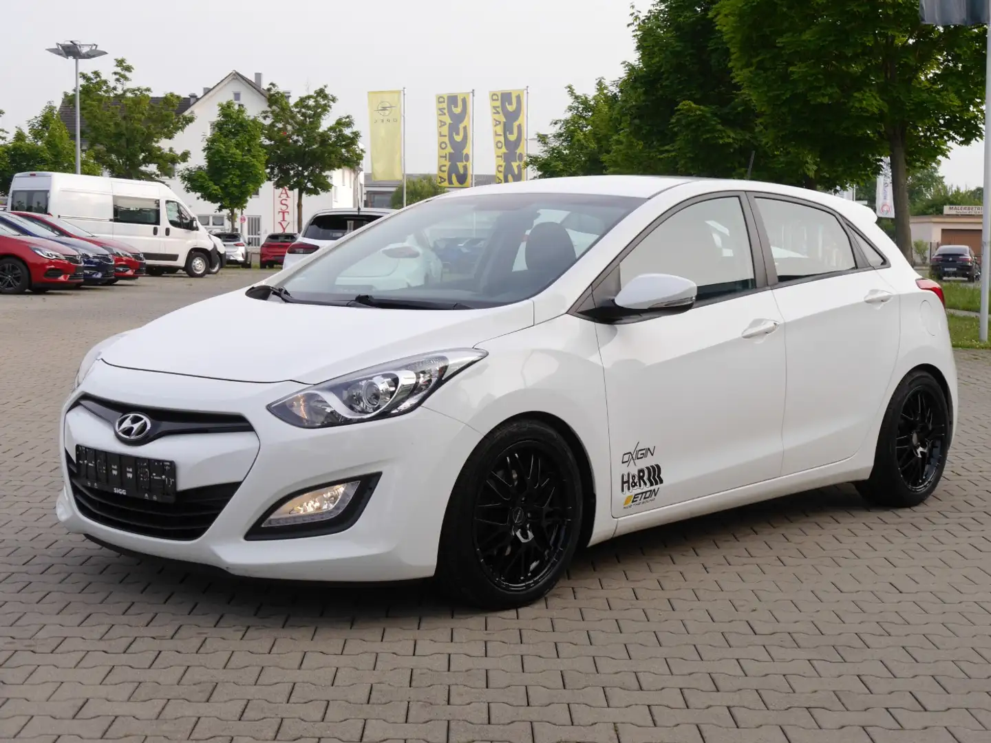 Hyundai i30 1.4 FIFA Edition NAV Kamera Standheizung Wit - 2