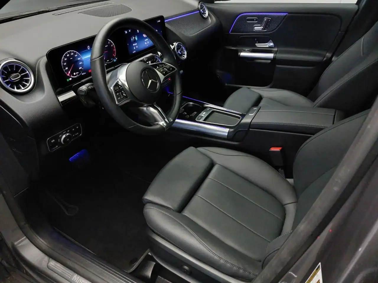 Mercedes-Benz GLA снимка Mercedes-Benz GLA