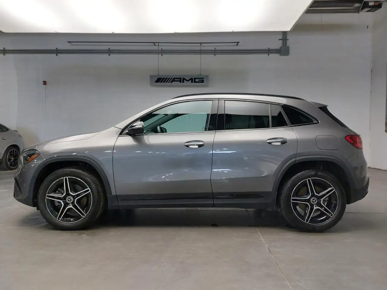 Mercedes-Benz GLA снимка Mercedes-Benz GLA