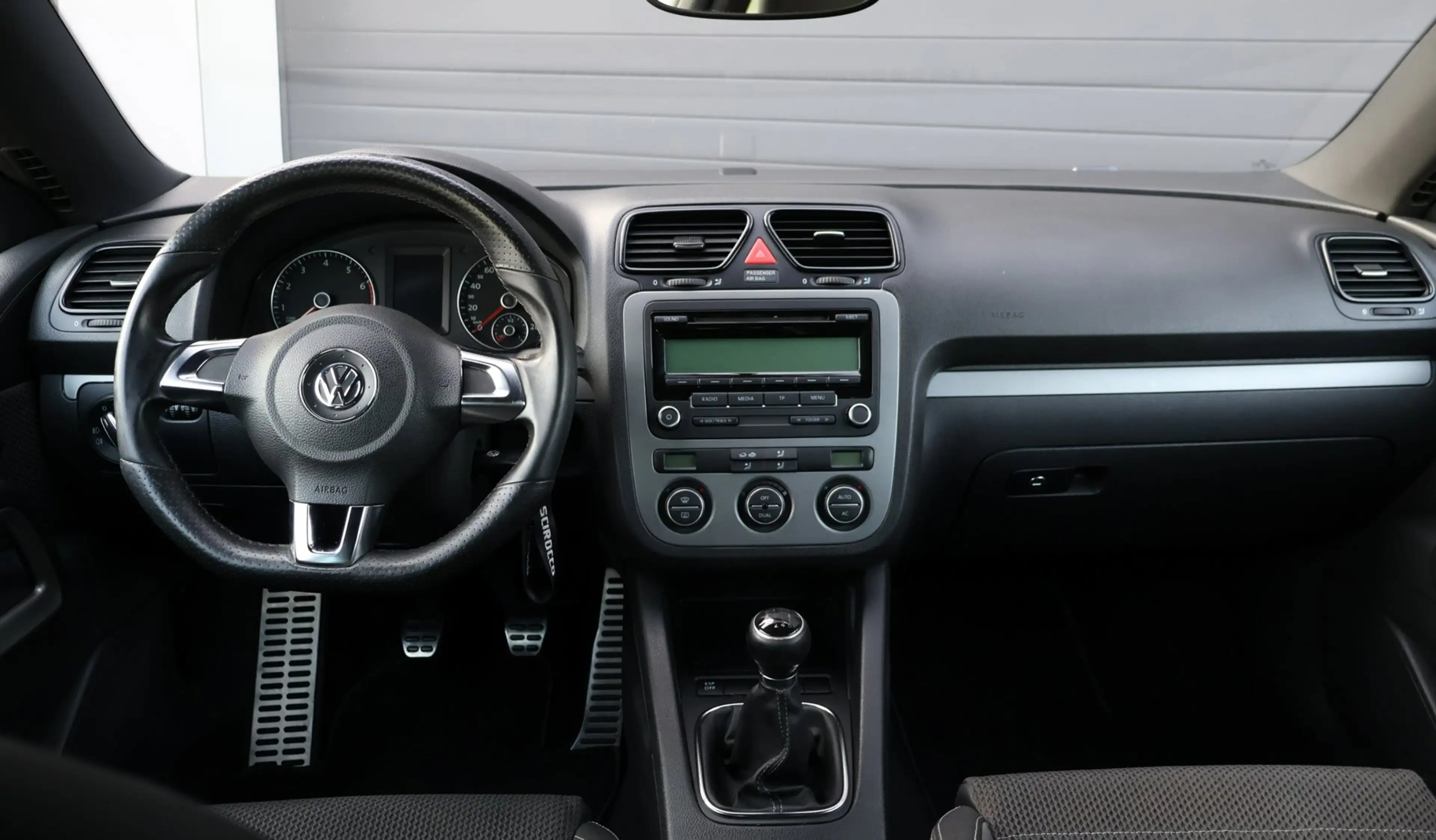 Volkswagen Scirocco 1.4 TSI Leder-Alcantara/sportief/PDC/Clima — photo 7