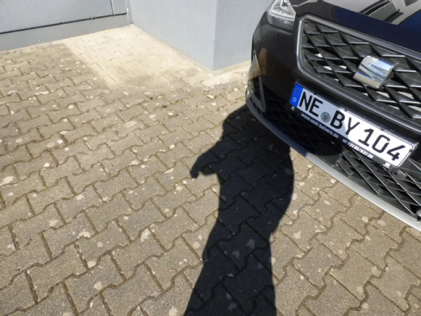 SEAT Arona Arona FR 1,0 TSI DSG NAVI LED AHK Zwart - 2