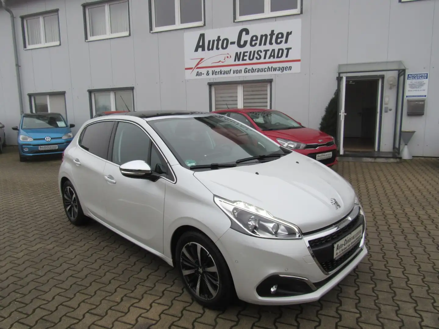 Peugeot 208 Allure, NAVI, PDC, R.-KAMERA, PANO.. Weiß - 1
