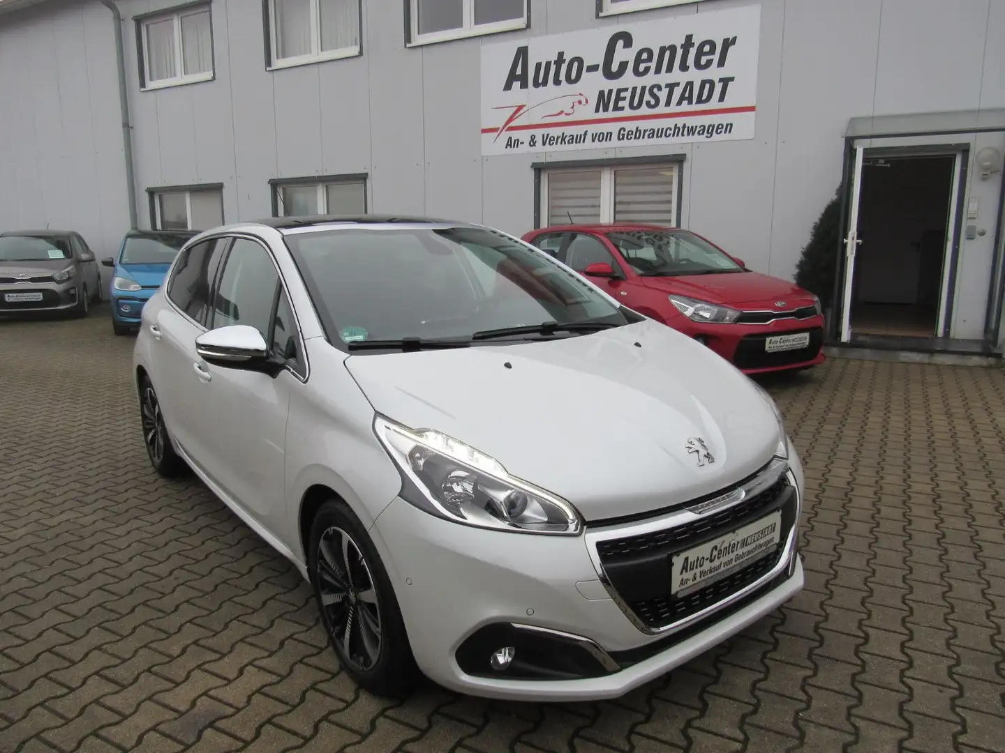 Peugeot 208 Allure, NAVI, PDC, R.-KAMERA, PANO.. Weiß - 2