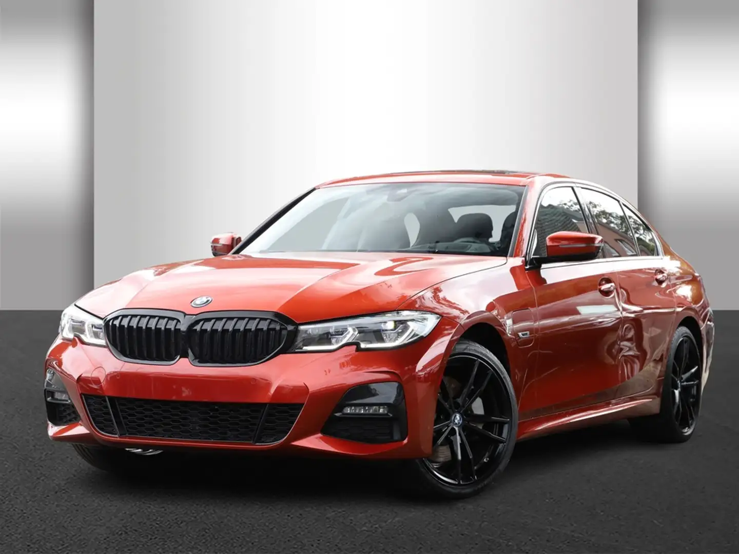 BMW 330 e xDrive M Sport HUD AHK Laser 19" RFK HiFi Orange - 2
