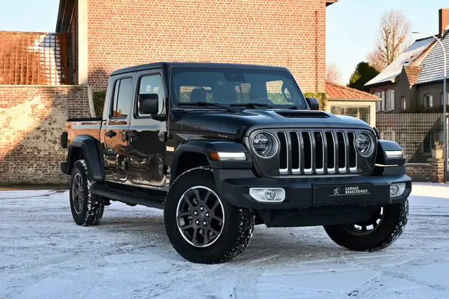Jeep Gladiator 3.0d V6 - Overland - Trekhaak - Leder - LED - BTW