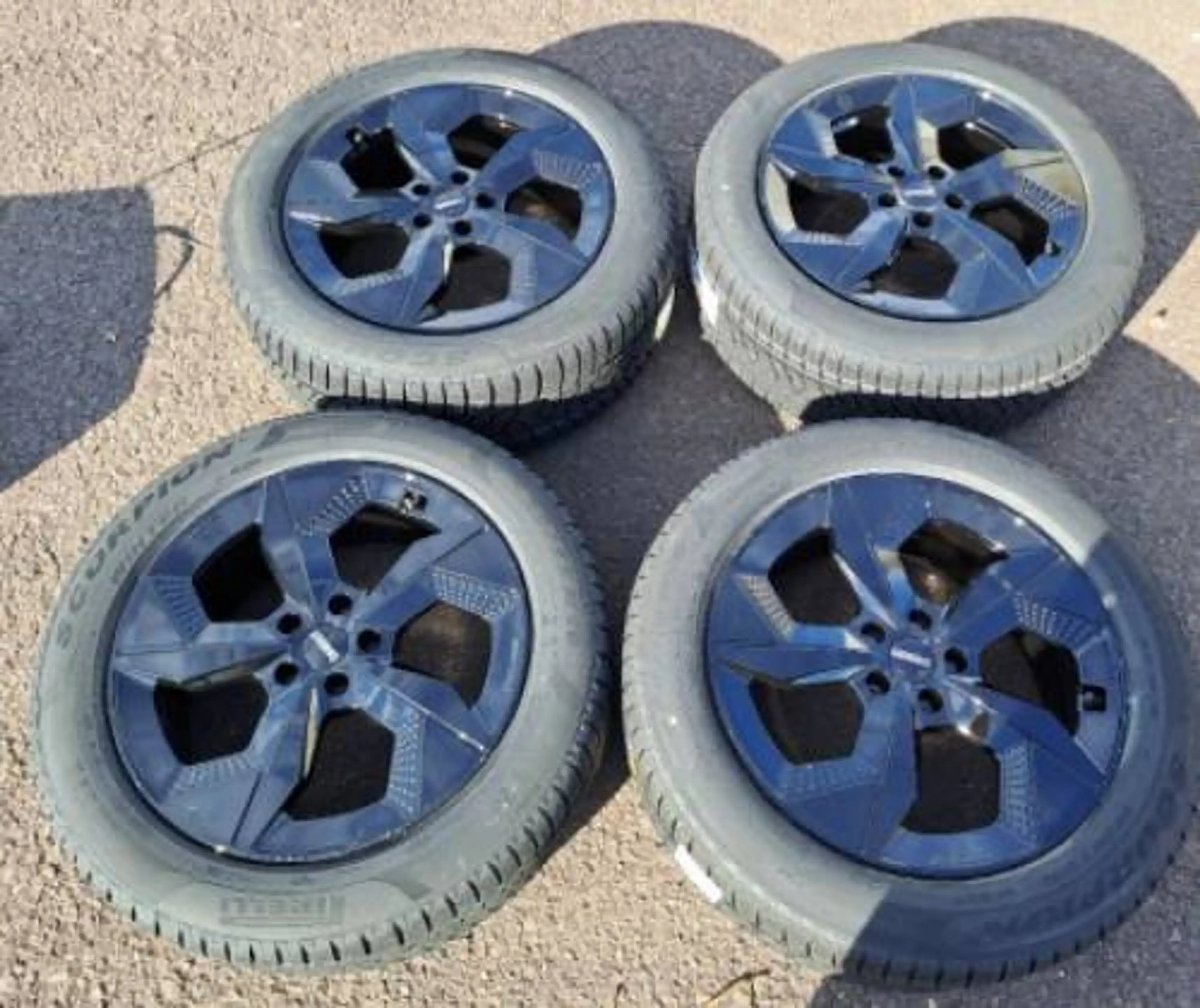 Volkswagen ID.5 GTX 220 kW 4Motion Wärmepumpe Batterie 96,5%SOH Sommer 21 Zoll und Winterreifen 19 Zoll — photo 16