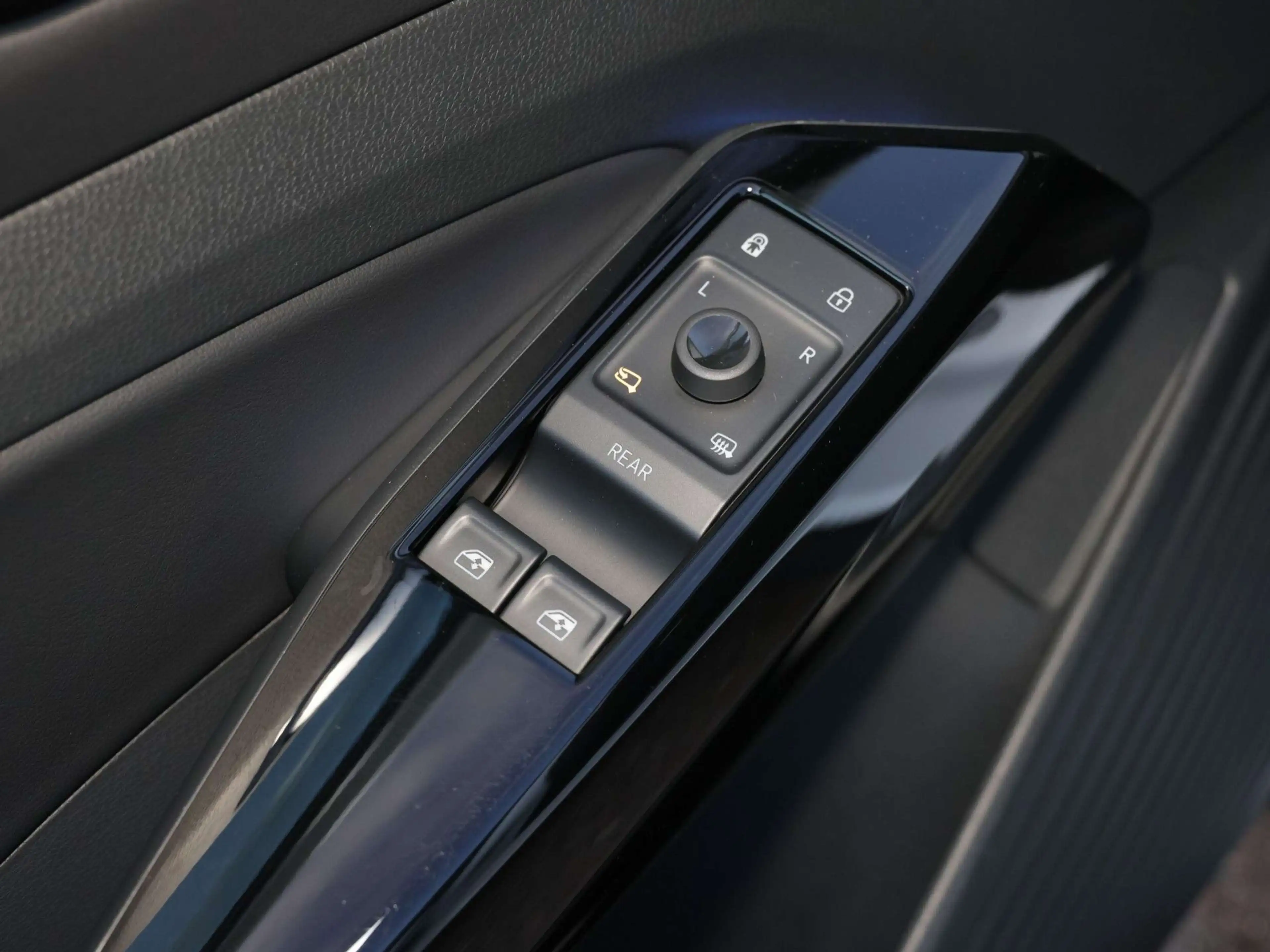 Volkswagen ID.5 GTX 220 kW 4Motion Wärmepumpe Batterie 96,5%SOH Sommer 21 Zoll und Winterreifen 19 Zoll — photo 12