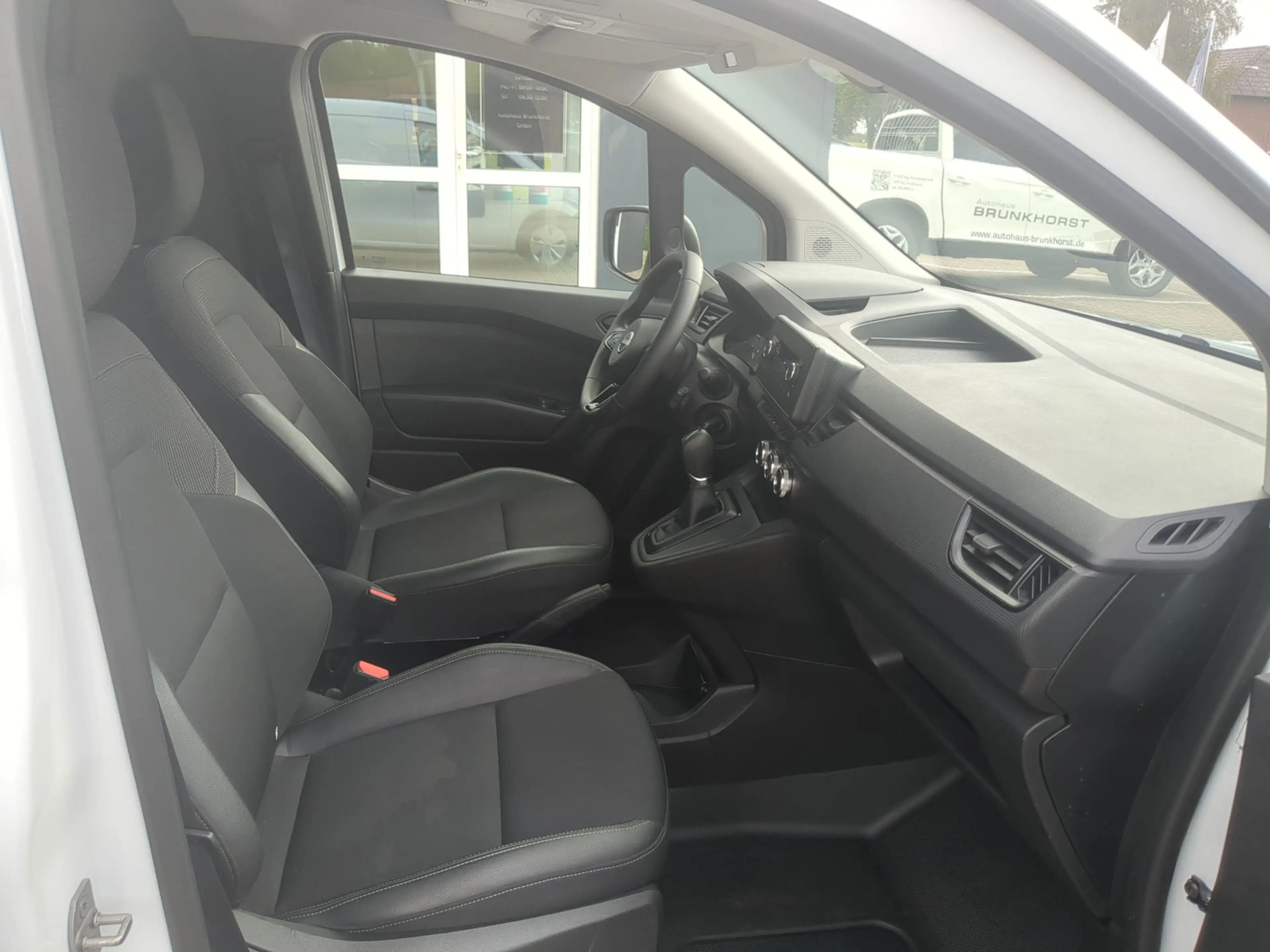 Nissan Townstar EV Accenta 45 kWh L1 PDC — photo 9
