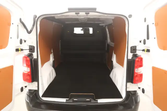Opel Vivaro view 3