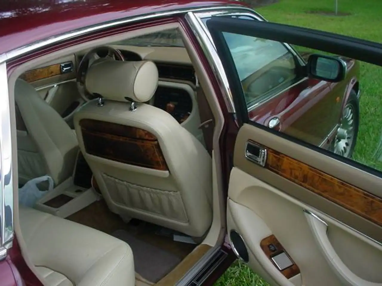 Jaguar XJ снимка Jaguar XJ