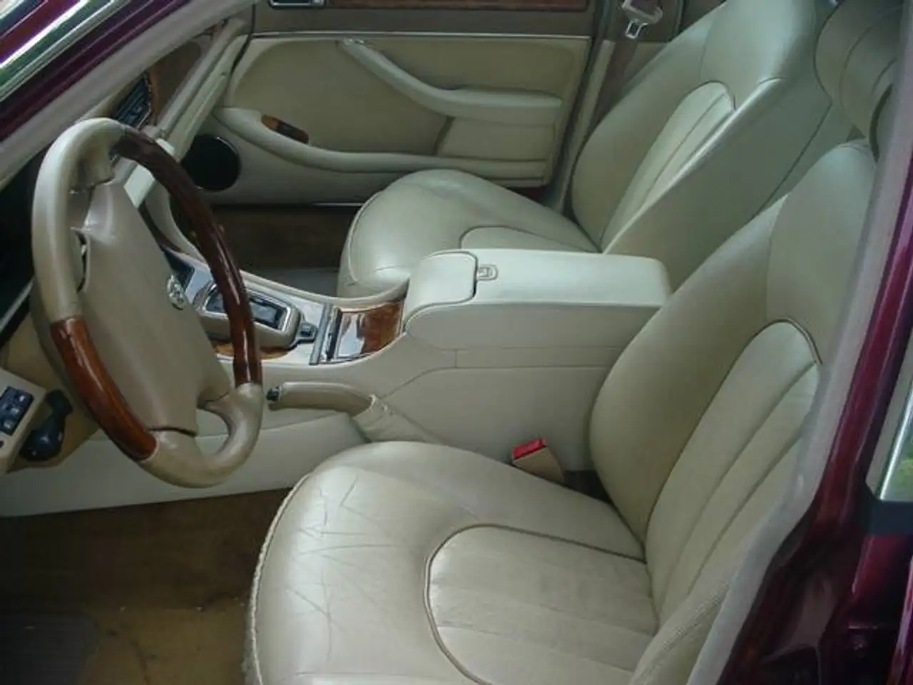 Jaguar XJ снимка Jaguar XJ