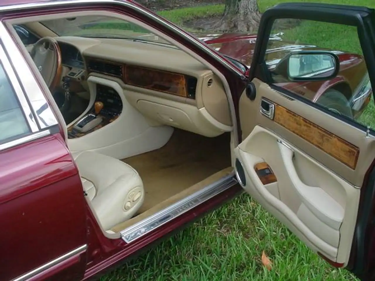 Jaguar XJ снимка Jaguar XJ