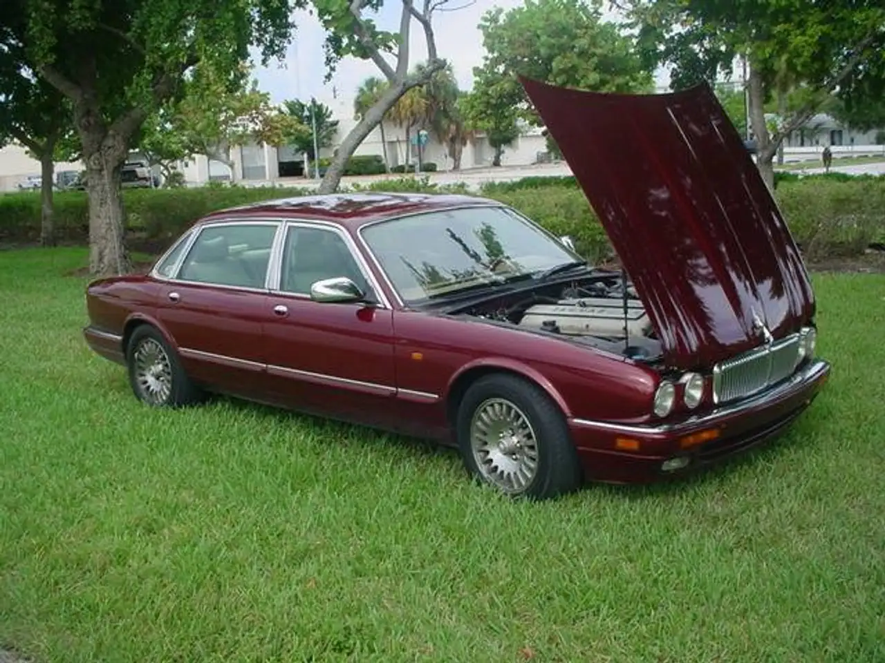 Jaguar XJ снимка Jaguar XJ
