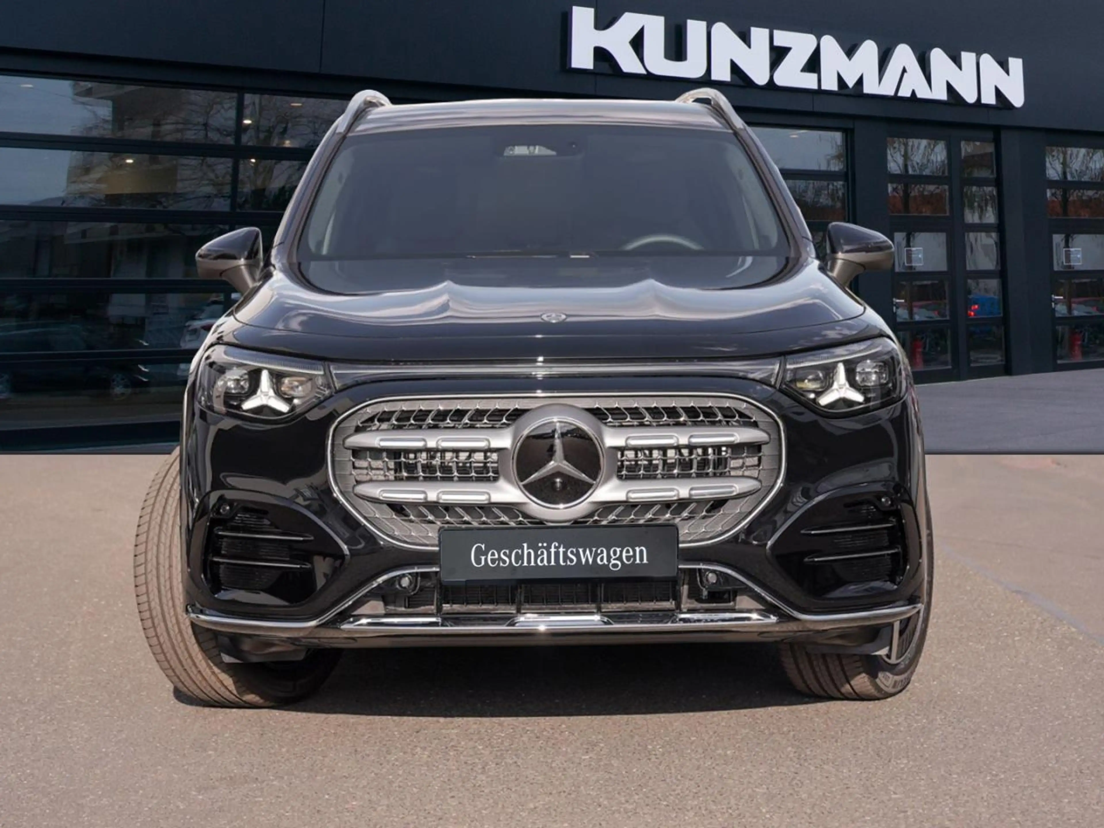 Mercedes-Benz GLB 200 AMG Distronic Panorama AHK Kamera Navi — photo 2