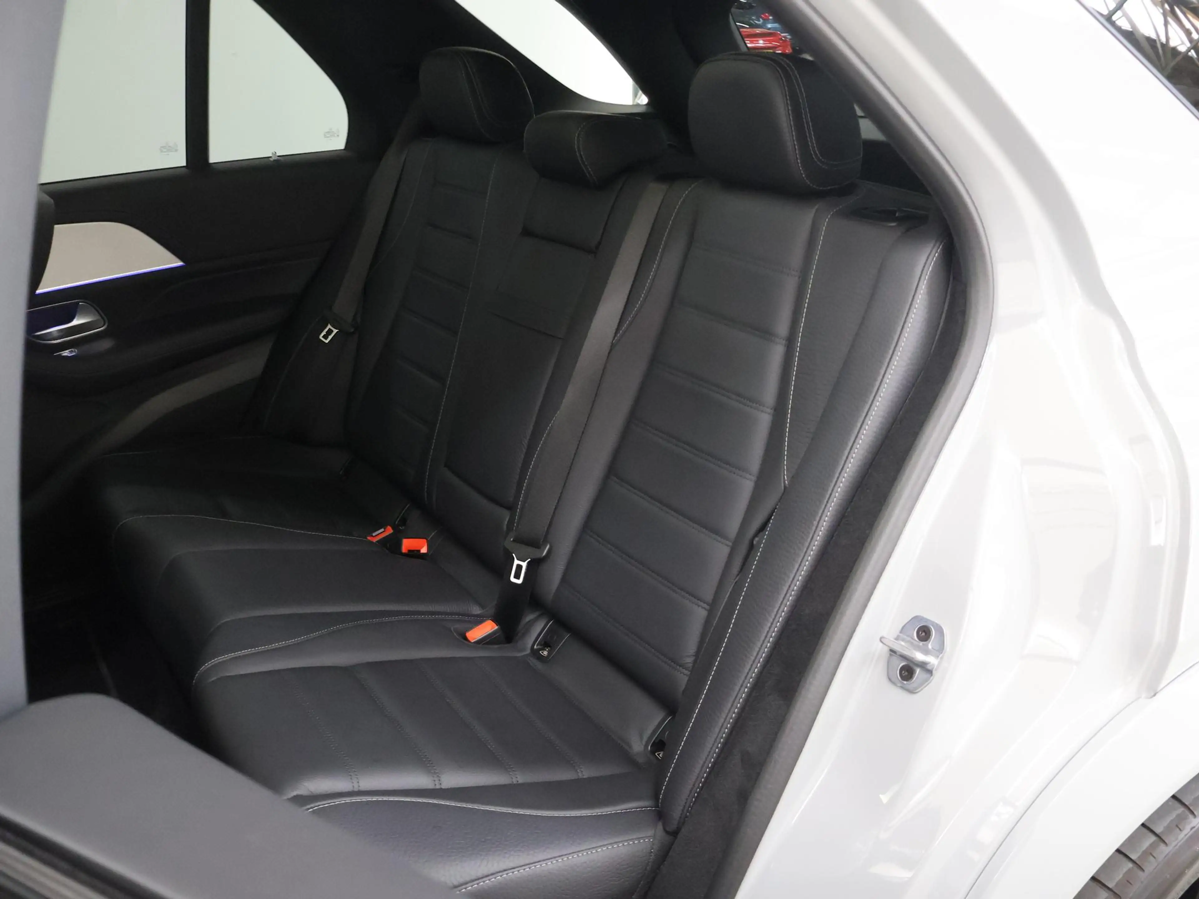 Mercedes-Benz GLE 400 400e 4MATIC Sport Edition | AMG line | Night | Pre — photo 11