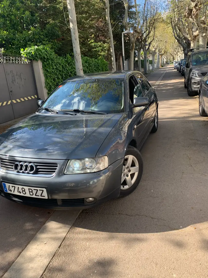 Audi A3 1.6 Ambiente Blau - 1