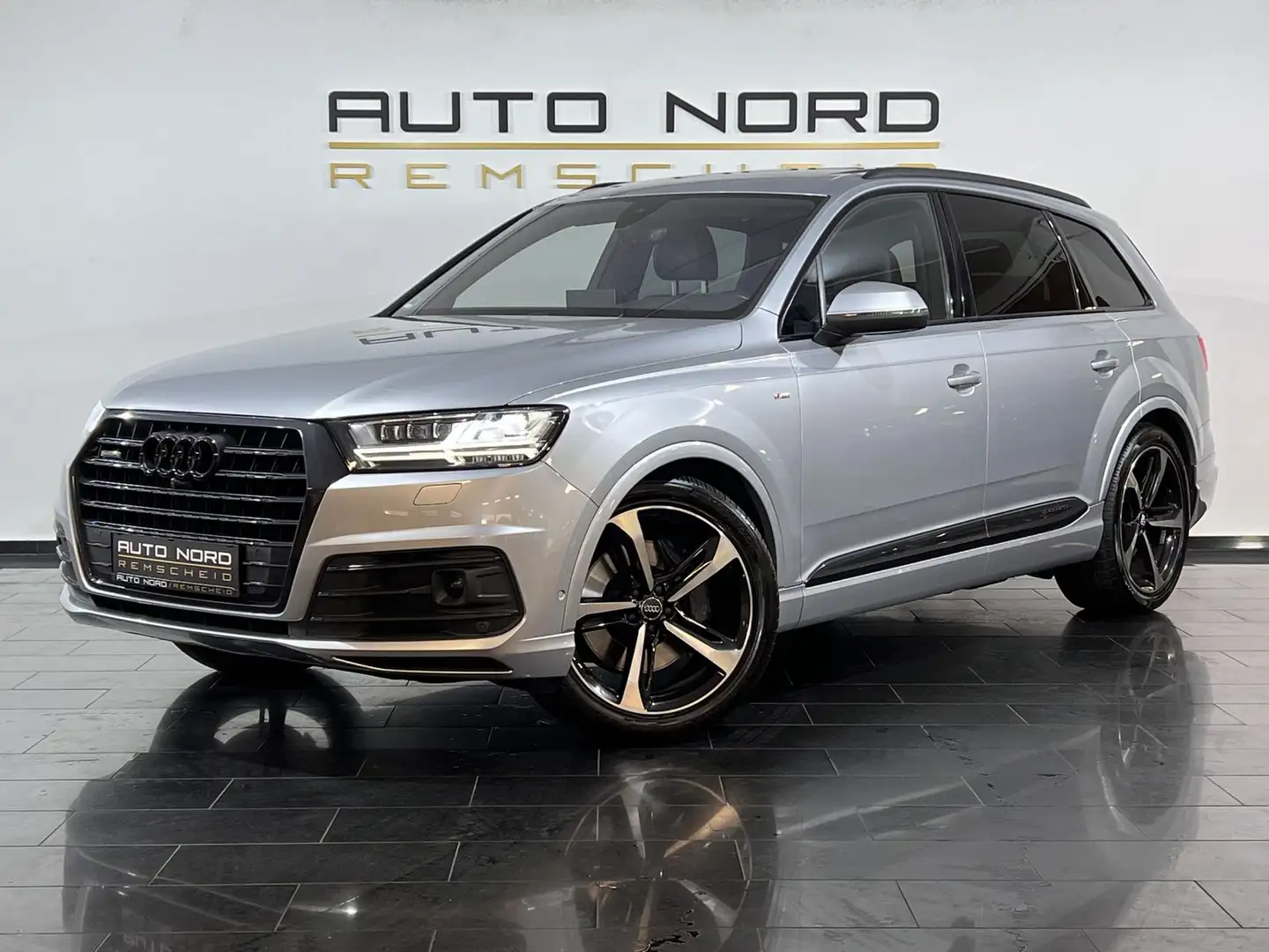 Audi Q7 3.0 TDI quatt.*SlinePlus*Raute*Matrix*Pano* Silber - 1