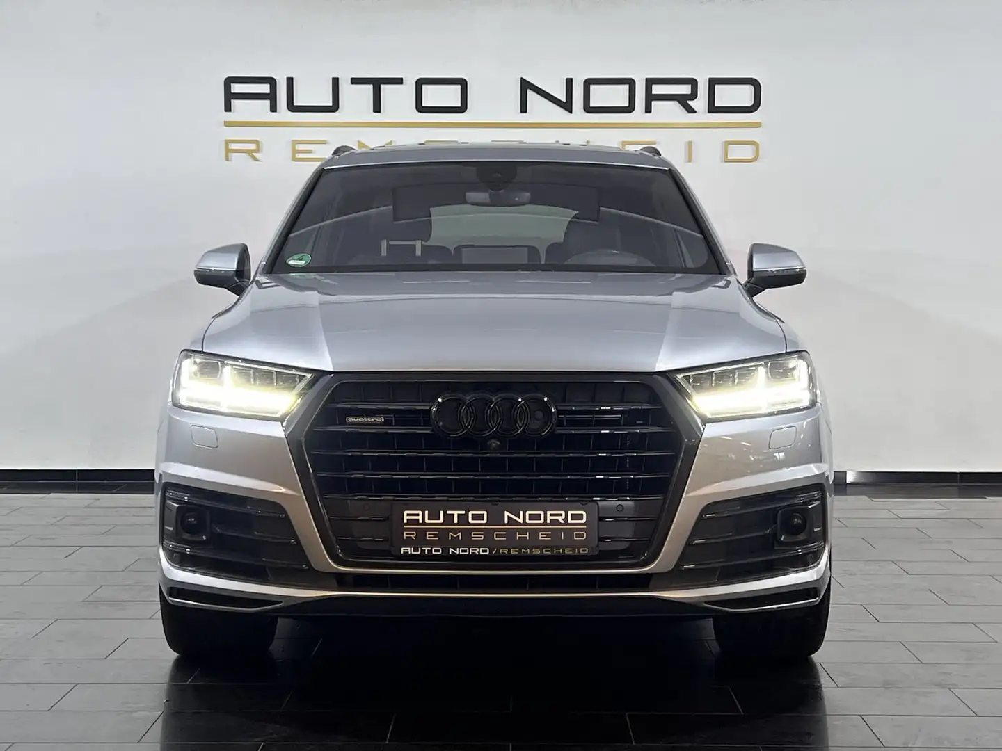 Audi Q7 3.0 TDI quatt.*SlinePlus*Raute*Matrix*Pano* Silber - 2
