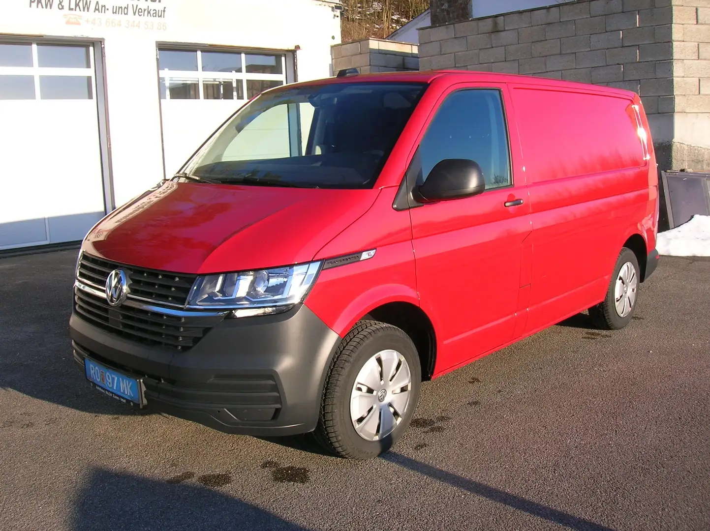 Volkswagen T6.1 Transporter Sitzheizung, Klima,Armlehnen,Tempomat. Parksensoen Rot - 1