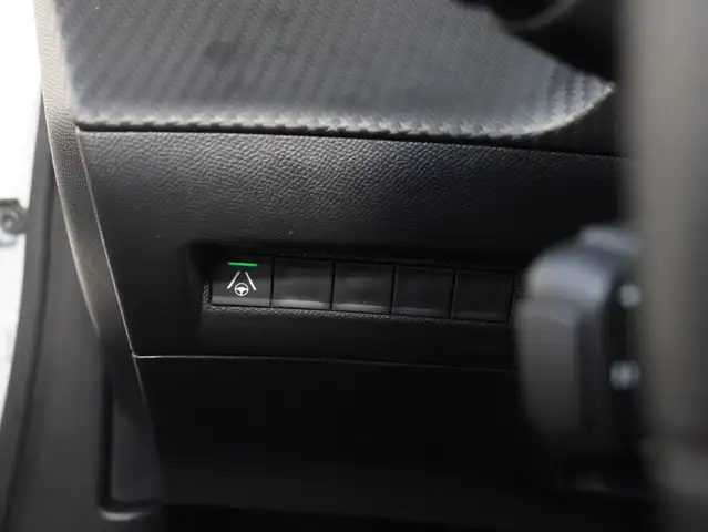 Peugeot 2008 view 9