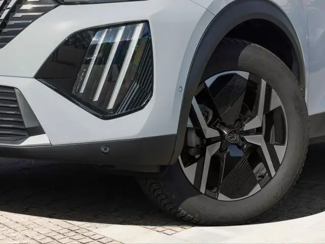 Peugeot 2008 view 5